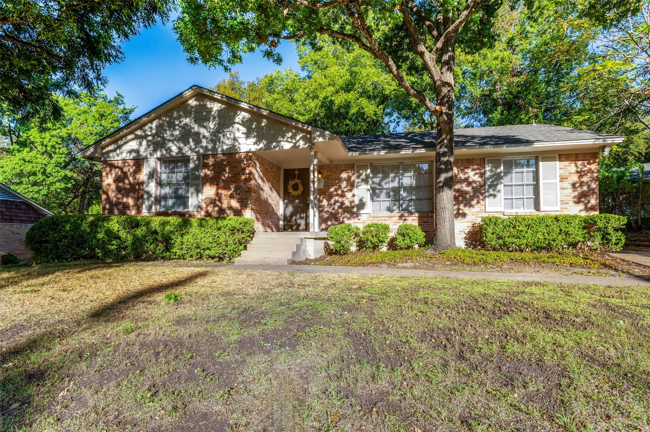 Single Family Residence For Sale in Dallas County , 4515 Dove Creek Way, Dallas, Texas 75232, 3 Bedroom, 2 Bathroom, 2 Garage spaces, 1,544 Sqft, built in 1959, mls#21403144, Real Estate Agent in Dallas, Homes For Sale in Dallas county, Homes For Sale in Dallas, Realtor in Dallas Texas, Real Estate Brokerage Independent Realty Texas, Luminita Cordes Realtor