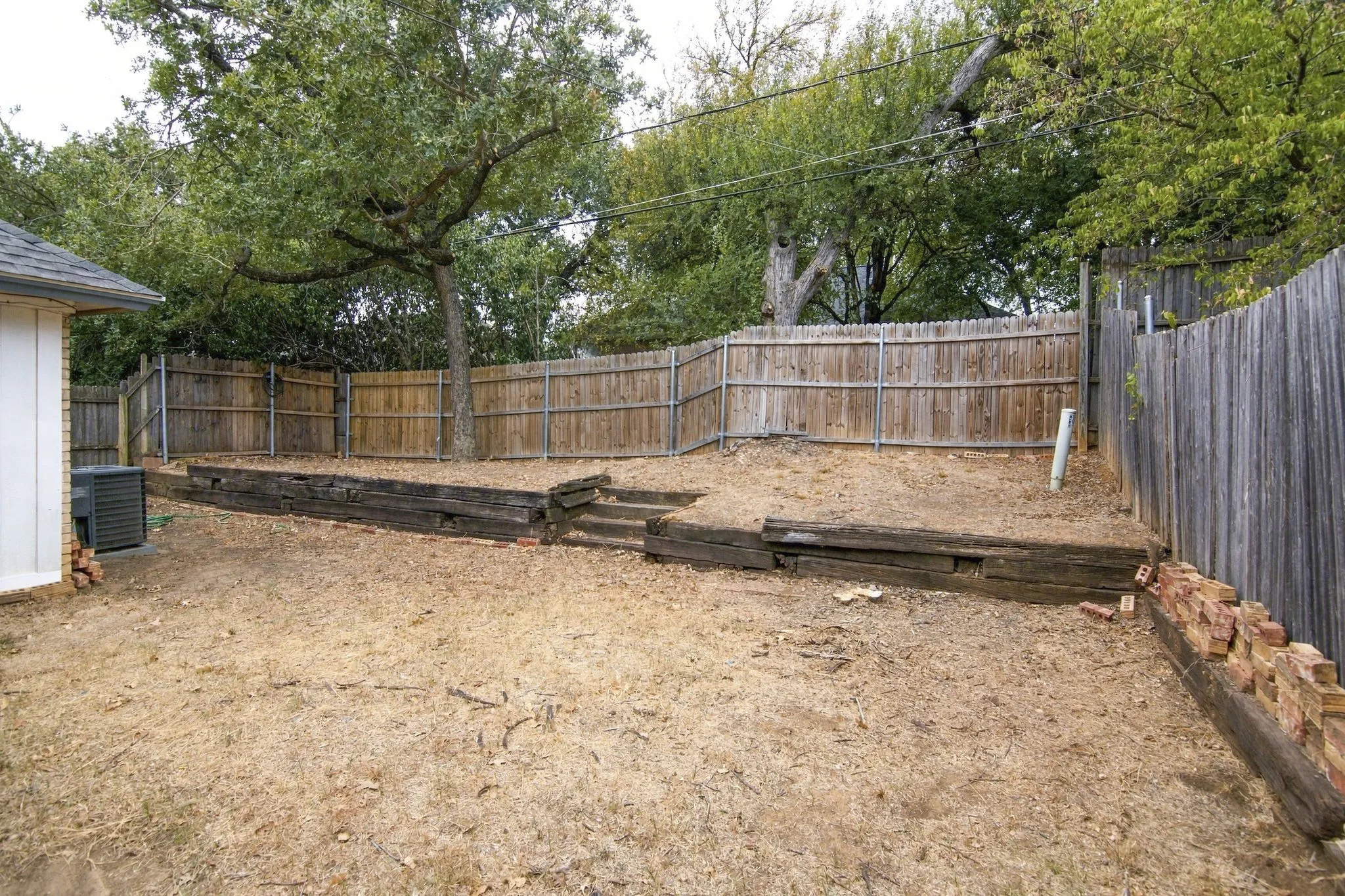 Single Family Residence For Sale in Tarrant County , 317 Moore Creek Road, Hurst, Texas 76053, 4 Bedroom, 4 Bathroom, 2 Garage spaces, 2,650 Sqft, built in 1985, mls#21403145, Real Estate Agent in Hurst, Homes For Sale in Tarrant county, Homes For Sale in Hurst, Realtor in Hurst Texas, Real Estate Brokerage Independent Realty Texas, Luminita Cordes Realtor
