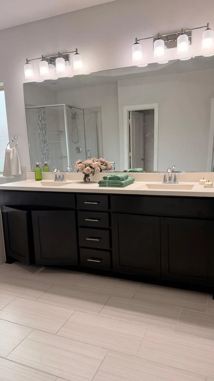 Single Family Residence For Rent in Dallas County , 6683 Escondido Street, Irving, Texas 75039, 4 Bedroom, 5 Bathroom, 2 Garage spaces, 3,016 Sqft, built in 2016, mls#21403147, Real Estate Agent in Irving, Homes For Rent in Dallas county, Homes For Rent in Irving, Realtor in Irving Texas, Real Estate Brokerage Independent Realty Texas, Luminita Cordes Realtor