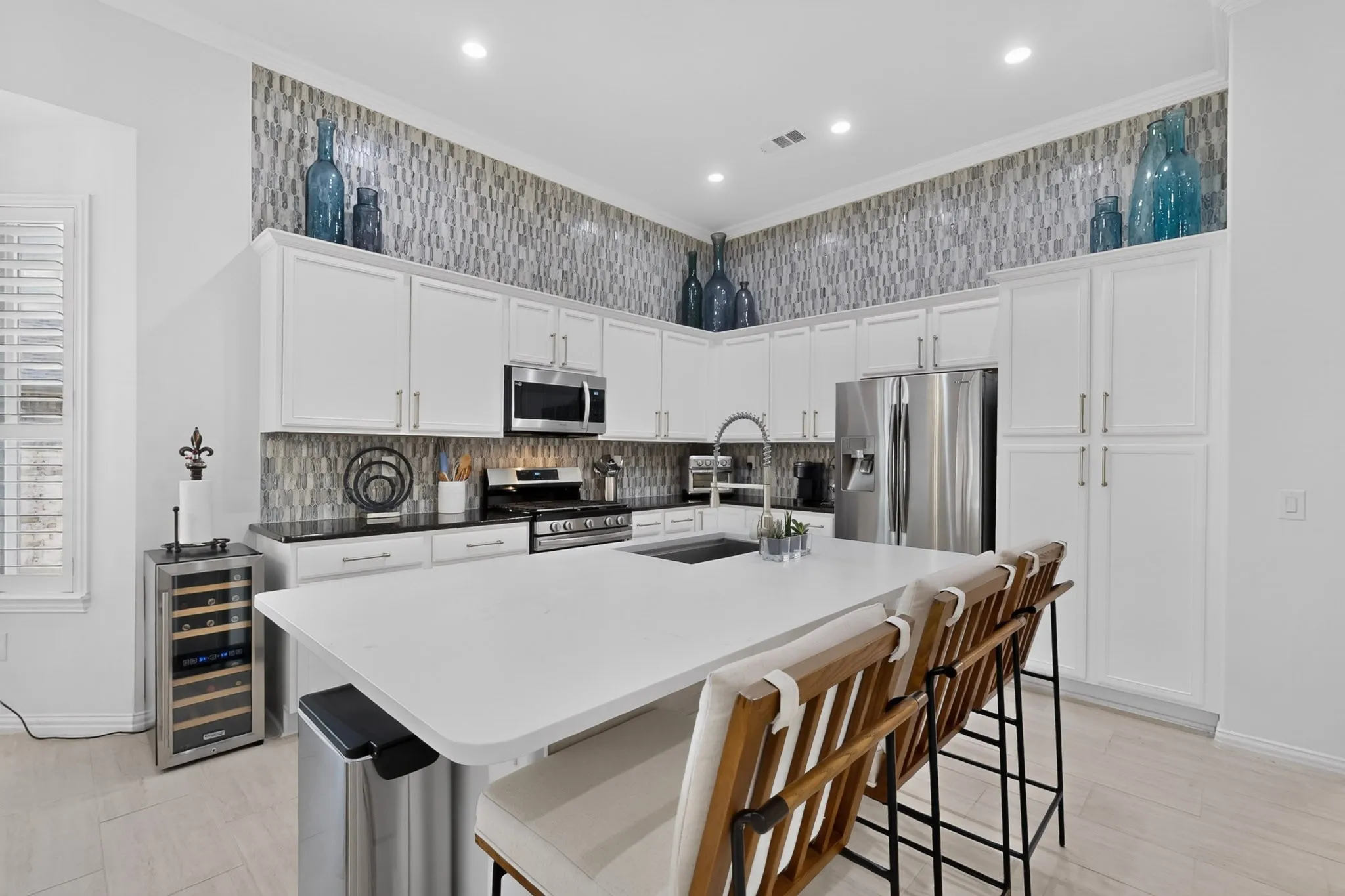 Single Family Residence For Sale in Denton County , 9705 Teakwood Avenue, Denton, Texas 76207, 2 Bedroom, 3 Bathroom, 2 Garage spaces, 2,181 Sqft, built in 2014, mls#21402617, Real Estate Agent in Denton, Homes For Sale in Denton county, Homes For Sale in Denton, Realtor in Denton Texas, Real Estate Brokerage Independent Realty Texas, Luminita Cordes Realtor