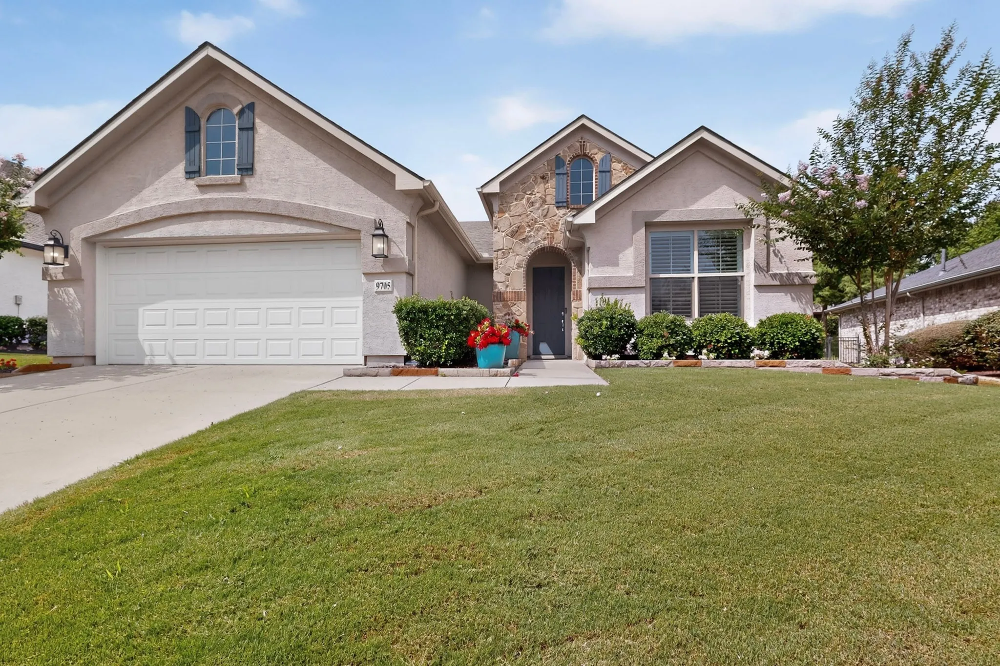 Single Family Residence For Sale in Denton County , 9705 Teakwood Avenue, Denton, Texas 76207, 2 Bedroom, 3 Bathroom, 2 Garage spaces, 2,181 Sqft, built in 2014, mls#21402617, Real Estate Agent in Denton, Homes For Sale in Denton county, Homes For Sale in Denton, Realtor in Denton Texas, Real Estate Brokerage Independent Realty Texas, Luminita Cordes Realtor