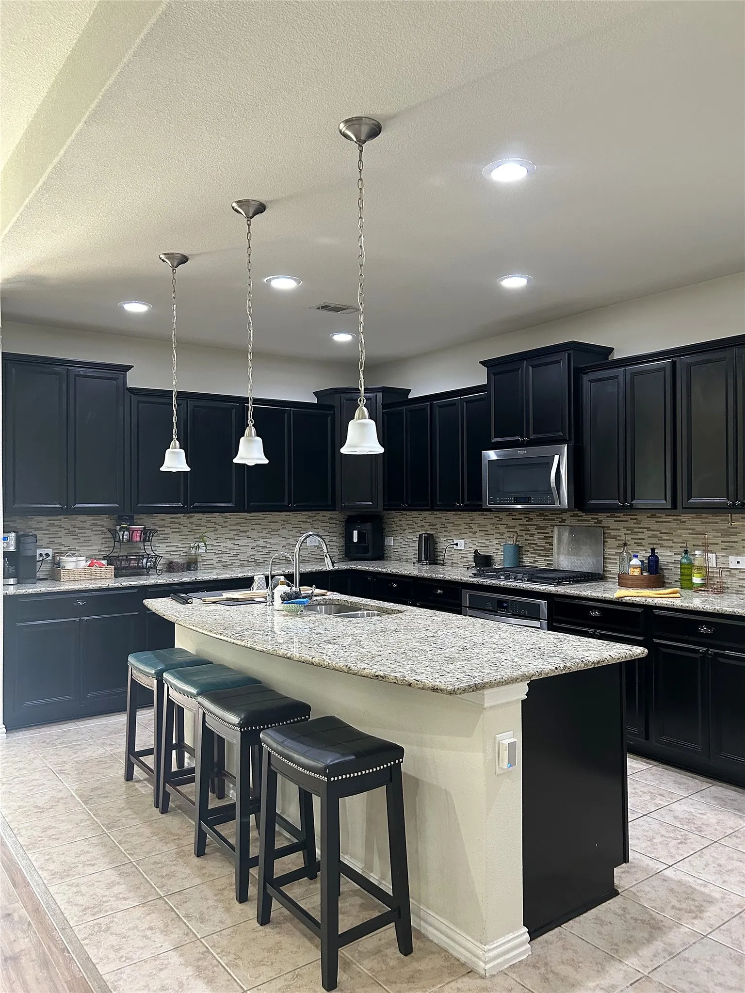 Single Family Residence For Sale in Denton County , 420 Windward Drive, Little Elm, Texas 75068, 5 Bedroom, 4 Bathroom, 2 Garage spaces, 3,275 Sqft, built in 2017, mls#21403149, Real Estate Agent in Little Elm, Homes For Sale in Denton county, Homes For Sale in Little Elm, Realtor in Little Elm Texas, Real Estate Brokerage Independent Realty Texas, Luminita Cordes Realtor