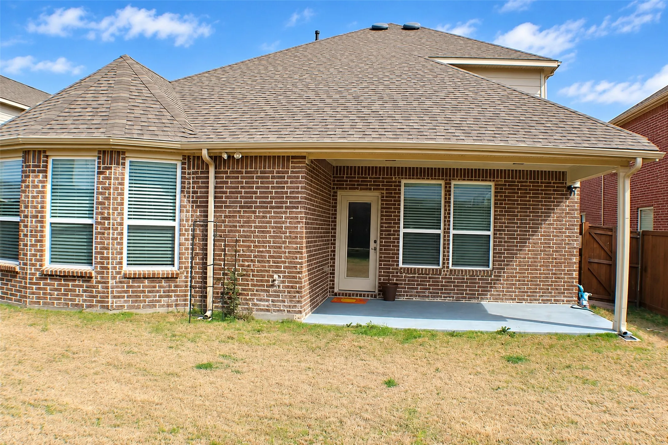 Single Family Residence For Sale in Denton County , 420 Windward Drive, Little Elm, Texas 75068, 5 Bedroom, 4 Bathroom, 2 Garage spaces, 3,275 Sqft, built in 2017, mls#21403149, Real Estate Agent in Little Elm, Homes For Sale in Denton county, Homes For Sale in Little Elm, Realtor in Little Elm Texas, Real Estate Brokerage Independent Realty Texas, Luminita Cordes Realtor