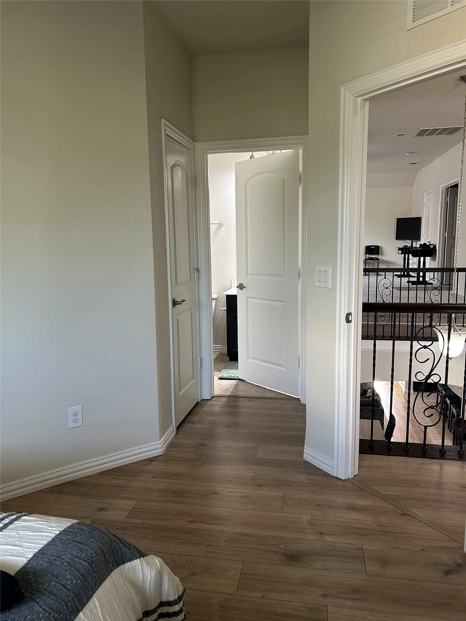 Single Family Residence For Sale in Denton County , 420 Windward Drive, Little Elm, Texas 75068, 5 Bedroom, 4 Bathroom, 2 Garage spaces, 3,275 Sqft, built in 2017, mls#21403149, Real Estate Agent in Little Elm, Homes For Sale in Denton county, Homes For Sale in Little Elm, Realtor in Little Elm Texas, Real Estate Brokerage Independent Realty Texas, Luminita Cordes Realtor