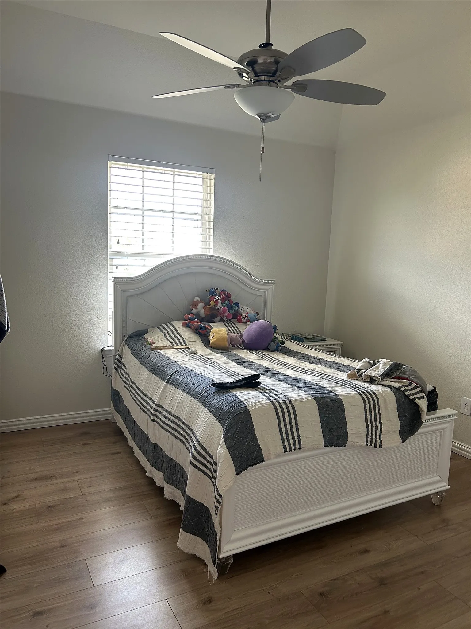Single Family Residence For Sale in Denton County , 420 Windward Drive, Little Elm, Texas 75068, 5 Bedroom, 4 Bathroom, 2 Garage spaces, 3,275 Sqft, built in 2017, mls#21403149, Real Estate Agent in Little Elm, Homes For Sale in Denton county, Homes For Sale in Little Elm, Realtor in Little Elm Texas, Real Estate Brokerage Independent Realty Texas, Luminita Cordes Realtor