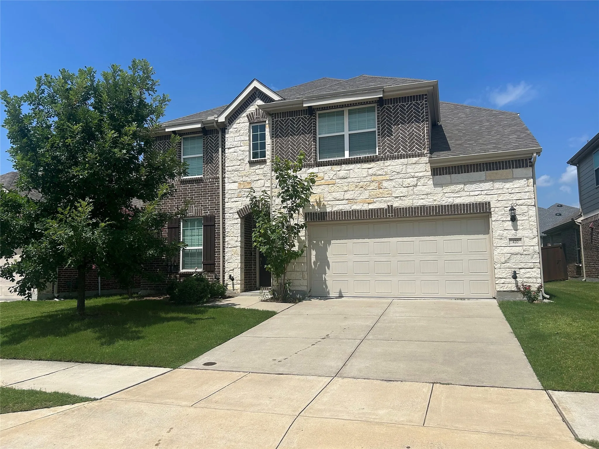 Single Family Residence For Sale in Denton County , 420 Windward Drive, Little Elm, Texas 75068, 5 Bedroom, 4 Bathroom, 2 Garage spaces, 3,275 Sqft, built in 2017, mls#21403149, Real Estate Agent in Little Elm, Homes For Sale in Denton county, Homes For Sale in Little Elm, Realtor in Little Elm Texas, Real Estate Brokerage Independent Realty Texas, Luminita Cordes Realtor