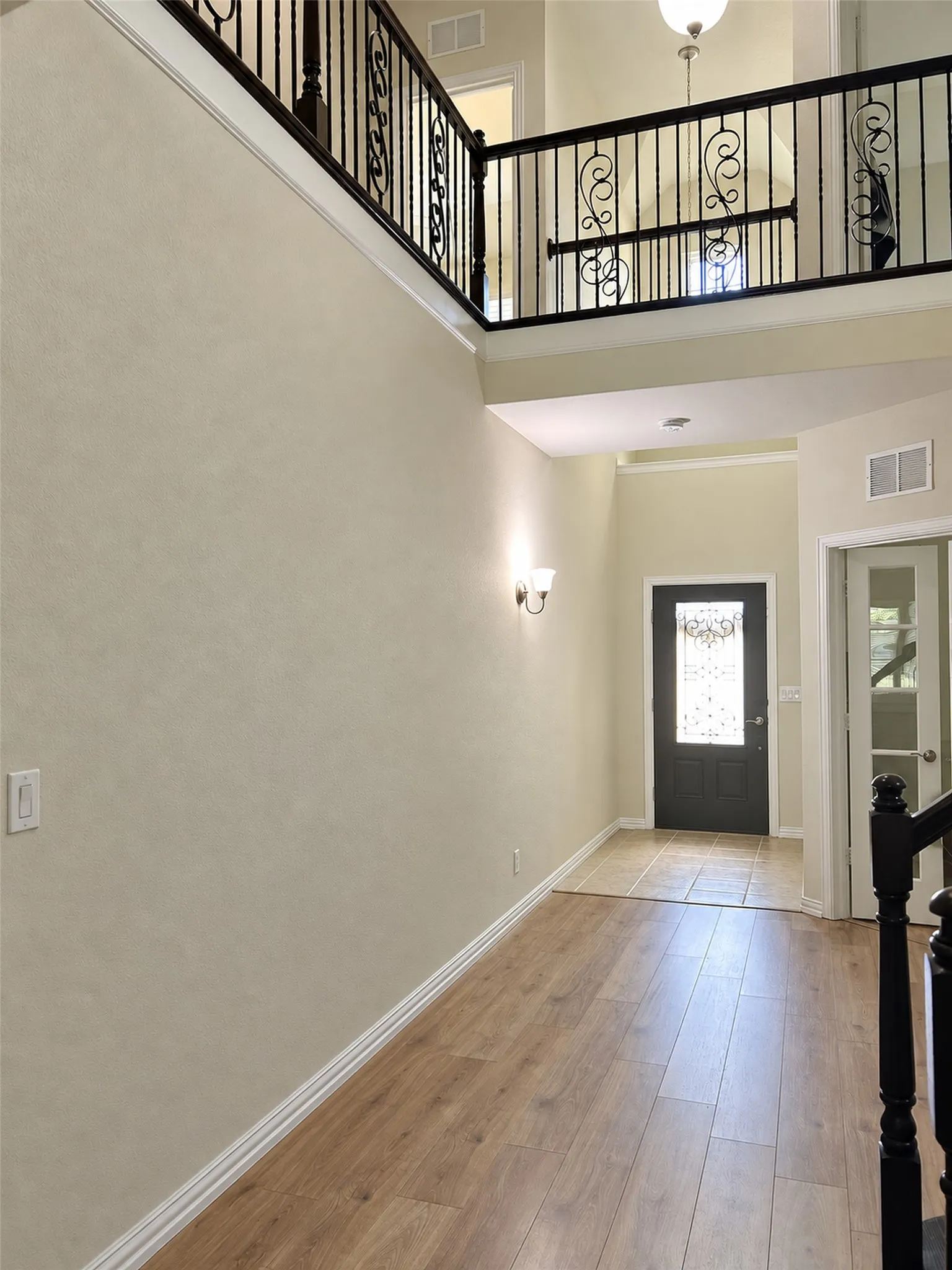 Single Family Residence For Sale in Denton County , 420 Windward Drive, Little Elm, Texas 75068, 5 Bedroom, 4 Bathroom, 2 Garage spaces, 3,275 Sqft, built in 2017, mls#21403149, Real Estate Agent in Little Elm, Homes For Sale in Denton county, Homes For Sale in Little Elm, Realtor in Little Elm Texas, Real Estate Brokerage Independent Realty Texas, Luminita Cordes Realtor