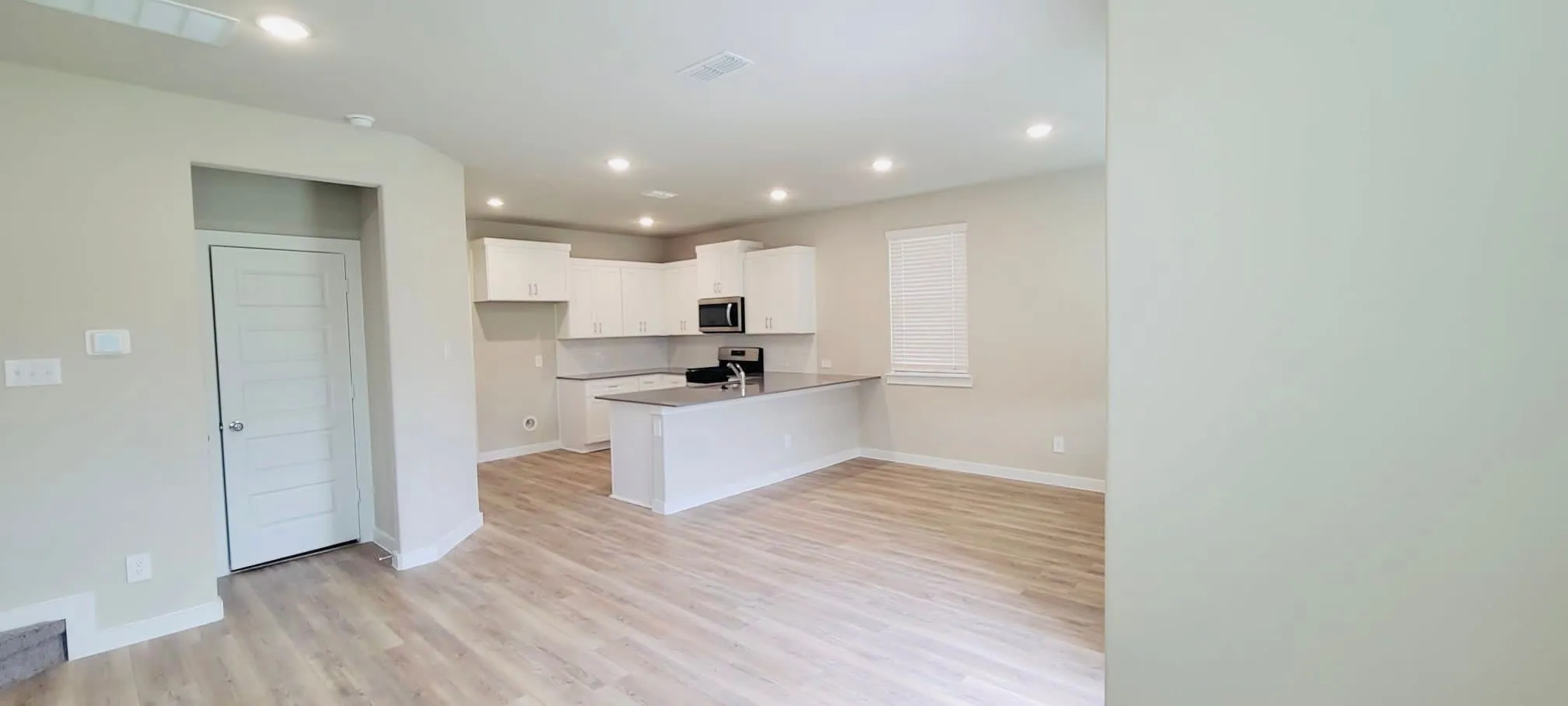 Single Family Residence For Rent in Collin County , 2533 Gaulding Street, Royse City, Texas 75189, 3 Bedroom, 3 Bathroom, 2 Garage spaces, 1,939 Sqft, built in 2022, mls#21403152, Real Estate Agent in Royse City, Homes For Rent in Collin county, Homes For Rent in Royse City, Realtor in Royse City Texas, Real Estate Brokerage Independent Realty Texas, Luminita Cordes Realtor