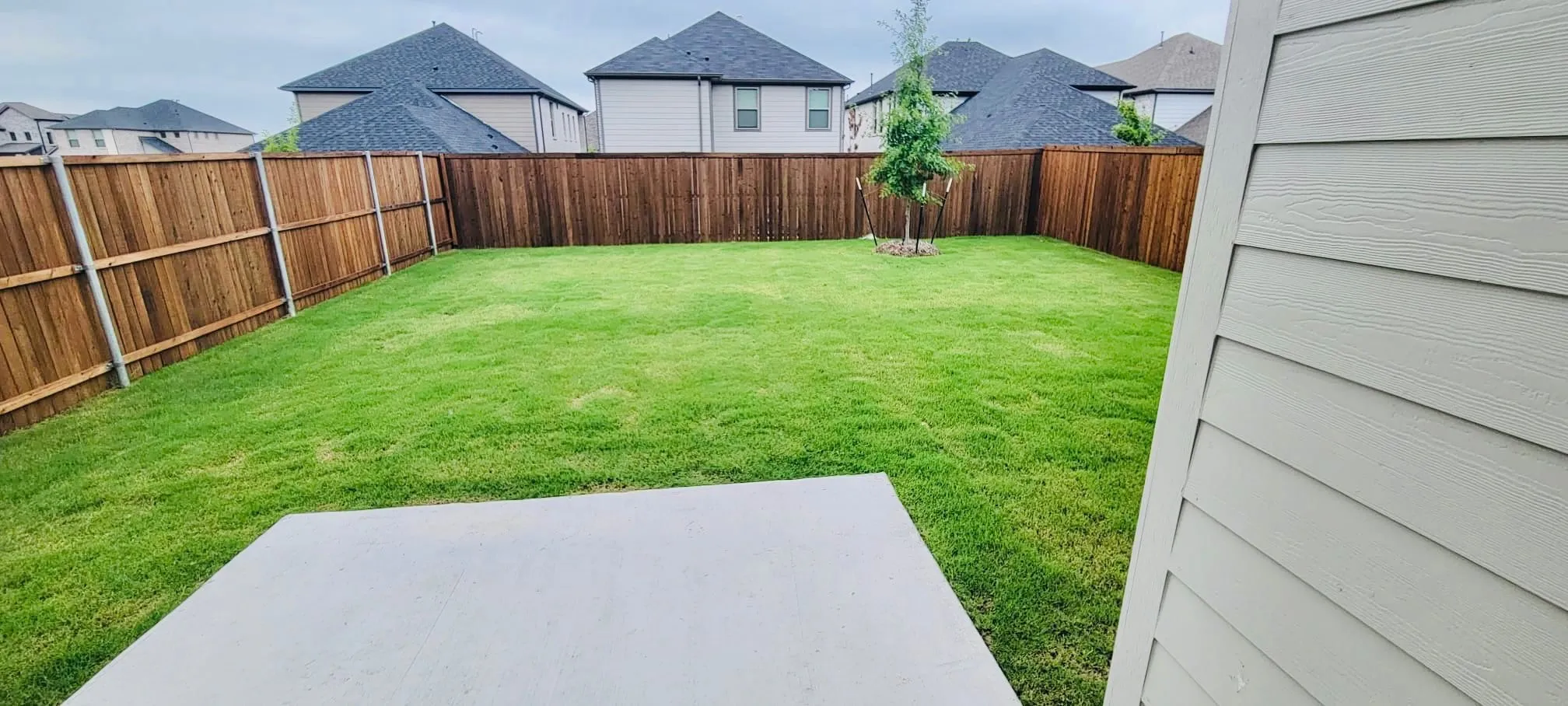 Single Family Residence For Rent in Collin County , 2533 Gaulding Street, Royse City, Texas 75189, 3 Bedroom, 3 Bathroom, 2 Garage spaces, 1,939 Sqft, built in 2022, mls#21403152, Real Estate Agent in Royse City, Homes For Rent in Collin county, Homes For Rent in Royse City, Realtor in Royse City Texas, Real Estate Brokerage Independent Realty Texas, Luminita Cordes Realtor