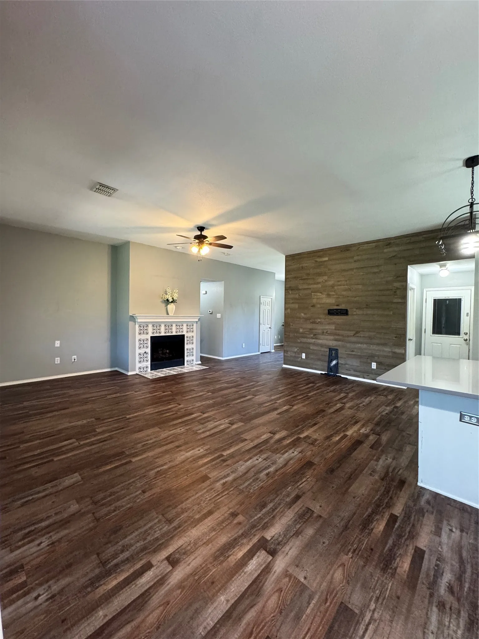 Single Family Residence For Sale in Kaufman County , 106 Greenfield Trail, Forney, Texas 75126, 3 Bedroom, 2 Bathroom, 2 Garage spaces, 1,841 Sqft, built in 2004, mls#21402331, Real Estate Agent in Forney, Homes For Sale in Kaufman county, Homes For Sale in Forney, Realtor in Forney Texas, Real Estate Brokerage Independent Realty Texas, Luminita Cordes Realtor