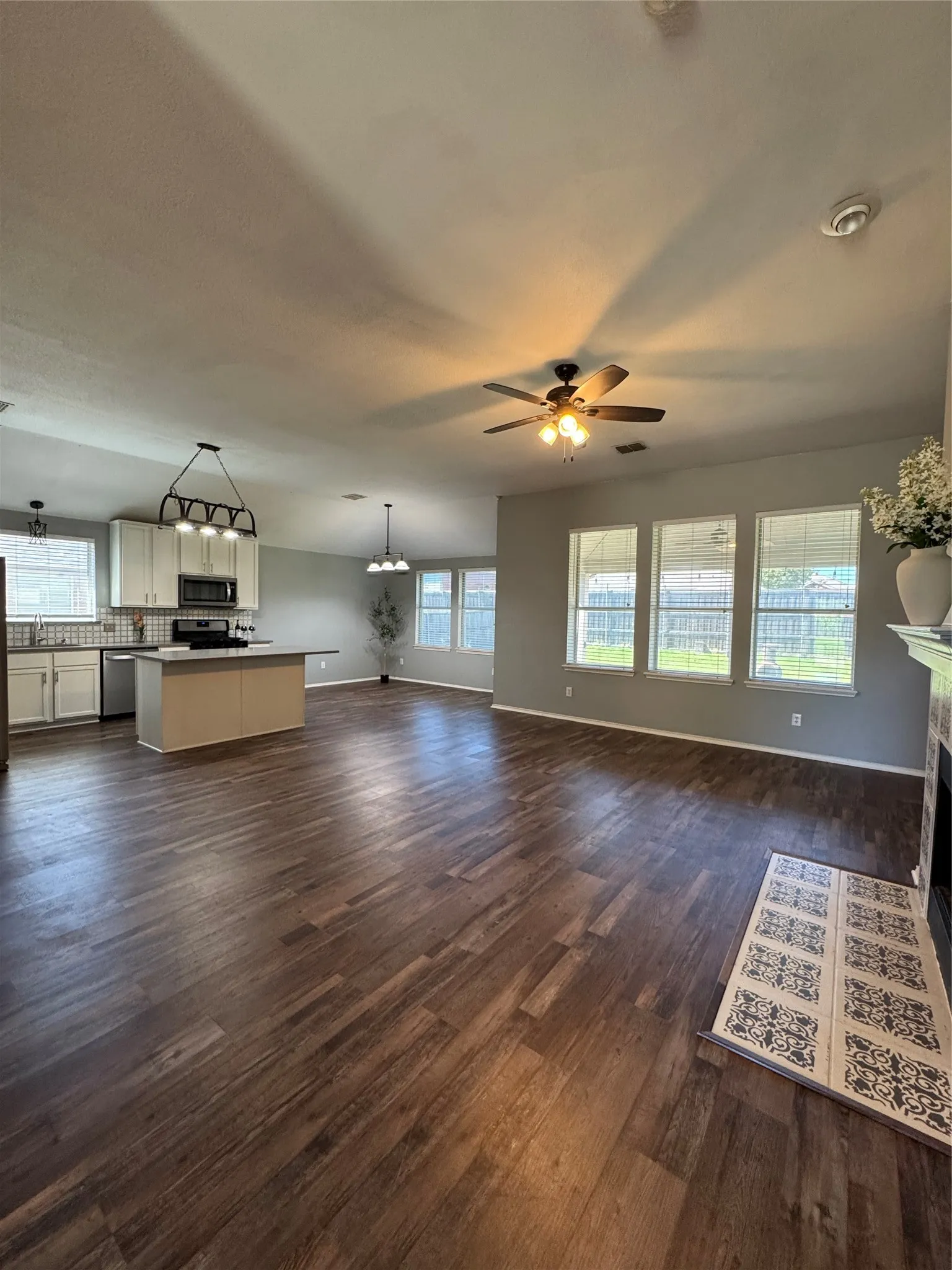 Single Family Residence For Sale in Kaufman County , 106 Greenfield Trail, Forney, Texas 75126, 3 Bedroom, 2 Bathroom, 2 Garage spaces, 1,841 Sqft, built in 2004, mls#21402331, Real Estate Agent in Forney, Homes For Sale in Kaufman county, Homes For Sale in Forney, Realtor in Forney Texas, Real Estate Brokerage Independent Realty Texas, Luminita Cordes Realtor