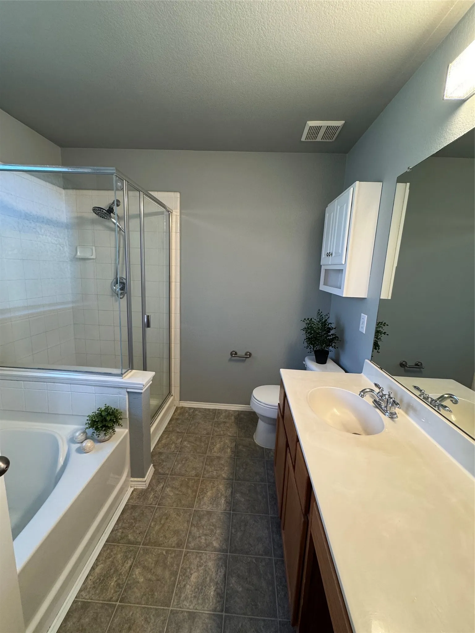 Single Family Residence For Sale in Kaufman County , 106 Greenfield Trail, Forney, Texas 75126, 3 Bedroom, 2 Bathroom, 2 Garage spaces, 1,841 Sqft, built in 2004, mls#21402331, Real Estate Agent in Forney, Homes For Sale in Kaufman county, Homes For Sale in Forney, Realtor in Forney Texas, Real Estate Brokerage Independent Realty Texas, Luminita Cordes Realtor