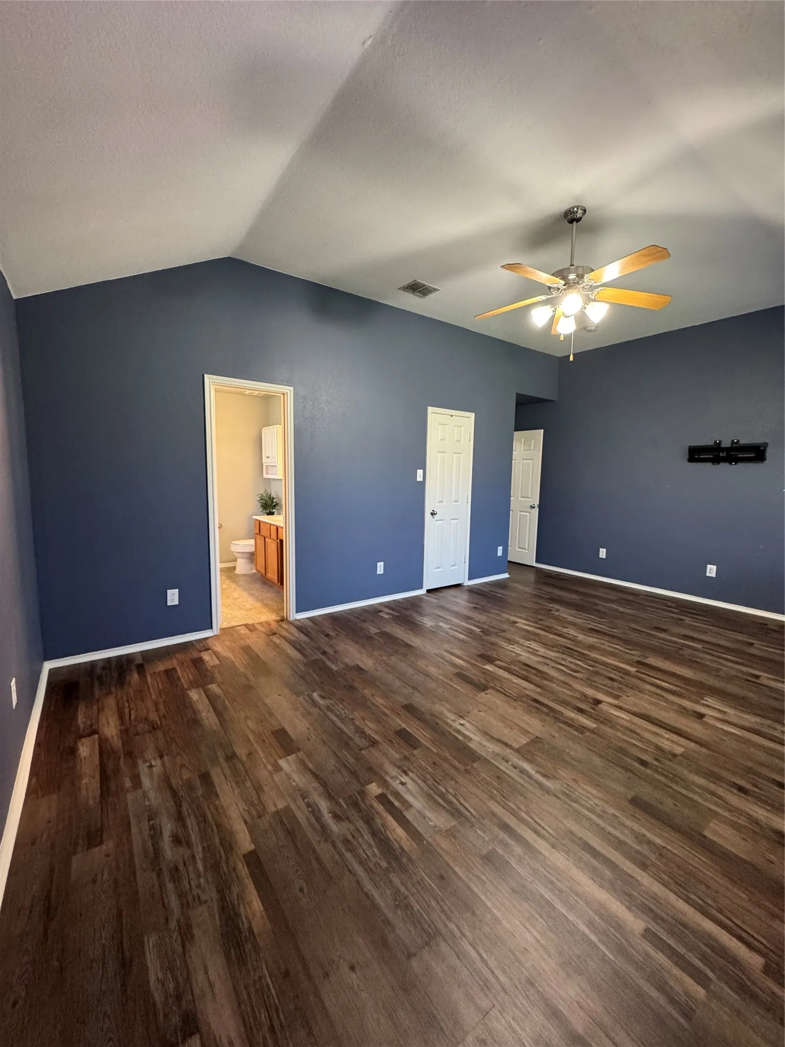 Single Family Residence For Sale in Kaufman County , 106 Greenfield Trail, Forney, Texas 75126, 3 Bedroom, 2 Bathroom, 2 Garage spaces, 1,841 Sqft, built in 2004, mls#21402331, Real Estate Agent in Forney, Homes For Sale in Kaufman county, Homes For Sale in Forney, Realtor in Forney Texas, Real Estate Brokerage Independent Realty Texas, Luminita Cordes Realtor