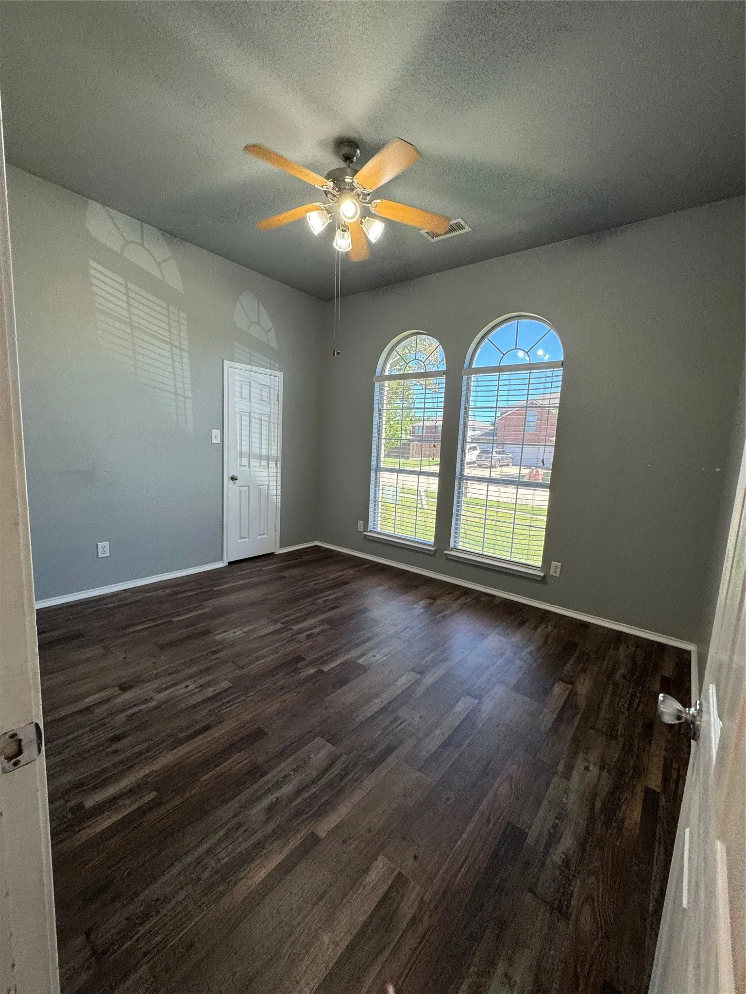 Single Family Residence For Sale in Kaufman County , 106 Greenfield Trail, Forney, Texas 75126, 3 Bedroom, 2 Bathroom, 2 Garage spaces, 1,841 Sqft, built in 2004, mls#21402331, Real Estate Agent in Forney, Homes For Sale in Kaufman county, Homes For Sale in Forney, Realtor in Forney Texas, Real Estate Brokerage Independent Realty Texas, Luminita Cordes Realtor