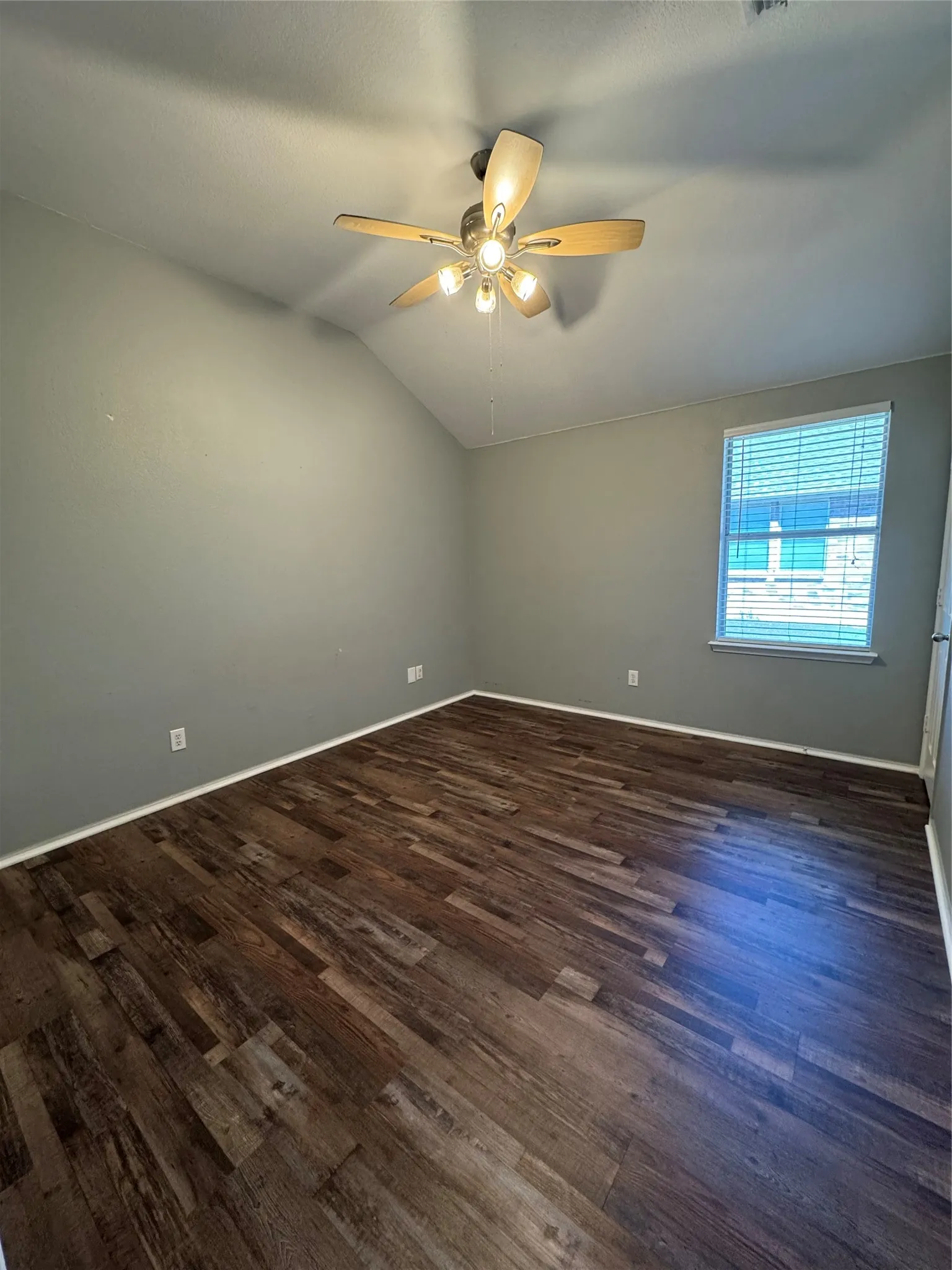 Single Family Residence For Sale in Kaufman County , 106 Greenfield Trail, Forney, Texas 75126, 3 Bedroom, 2 Bathroom, 2 Garage spaces, 1,841 Sqft, built in 2004, mls#21402331, Real Estate Agent in Forney, Homes For Sale in Kaufman county, Homes For Sale in Forney, Realtor in Forney Texas, Real Estate Brokerage Independent Realty Texas, Luminita Cordes Realtor