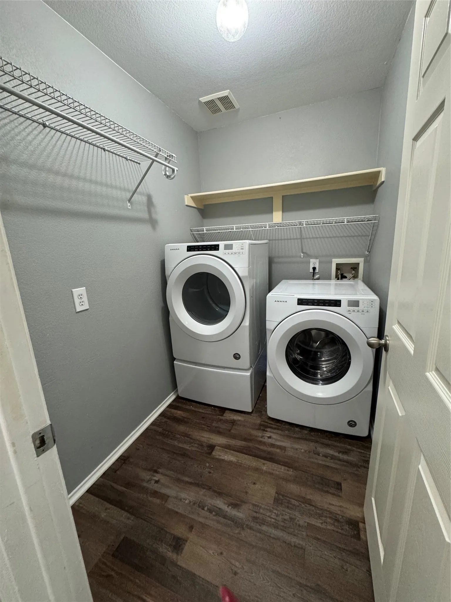 Single Family Residence For Sale in Kaufman County , 106 Greenfield Trail, Forney, Texas 75126, 3 Bedroom, 2 Bathroom, 2 Garage spaces, 1,841 Sqft, built in 2004, mls#21402331, Real Estate Agent in Forney, Homes For Sale in Kaufman county, Homes For Sale in Forney, Realtor in Forney Texas, Real Estate Brokerage Independent Realty Texas, Luminita Cordes Realtor