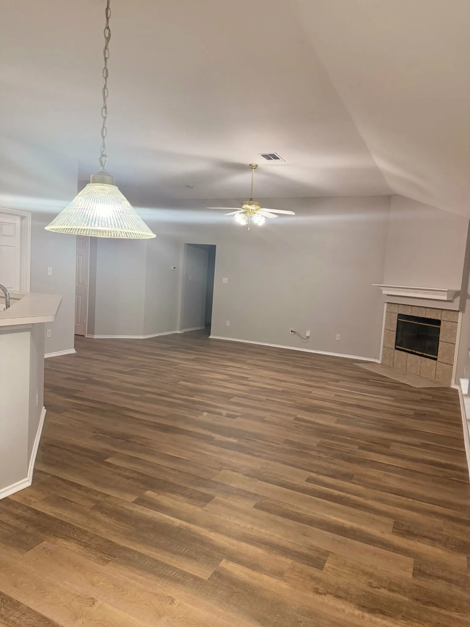 Single Family Residence For Rent in Dallas County , 1619 Wintercrest Road, Grand Prairie, Texas 75052, 3 Bedroom, 1 Bathroom, 2 Garage spaces, 1,685 Sqft, built in 2000, mls#21401270, Real Estate Agent in Grand Prairie, Homes For Rent in Dallas county, Homes For Rent in Grand Prairie, Realtor in Grand Prairie Texas, Real Estate Brokerage Independent Realty Texas, Luminita Cordes Realtor