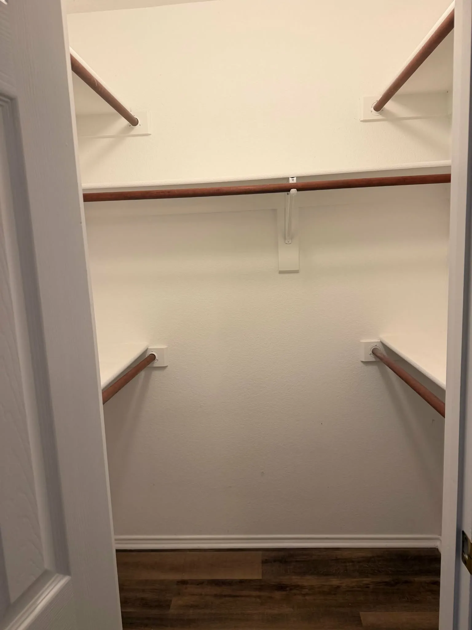 Single Family Residence For Rent in Dallas County , 1619 Wintercrest Road, Grand Prairie, Texas 75052, 3 Bedroom, 1 Bathroom, 2 Garage spaces, 1,685 Sqft, built in 2000, mls#21401270, Real Estate Agent in Grand Prairie, Homes For Rent in Dallas county, Homes For Rent in Grand Prairie, Realtor in Grand Prairie Texas, Real Estate Brokerage Independent Realty Texas, Luminita Cordes Realtor