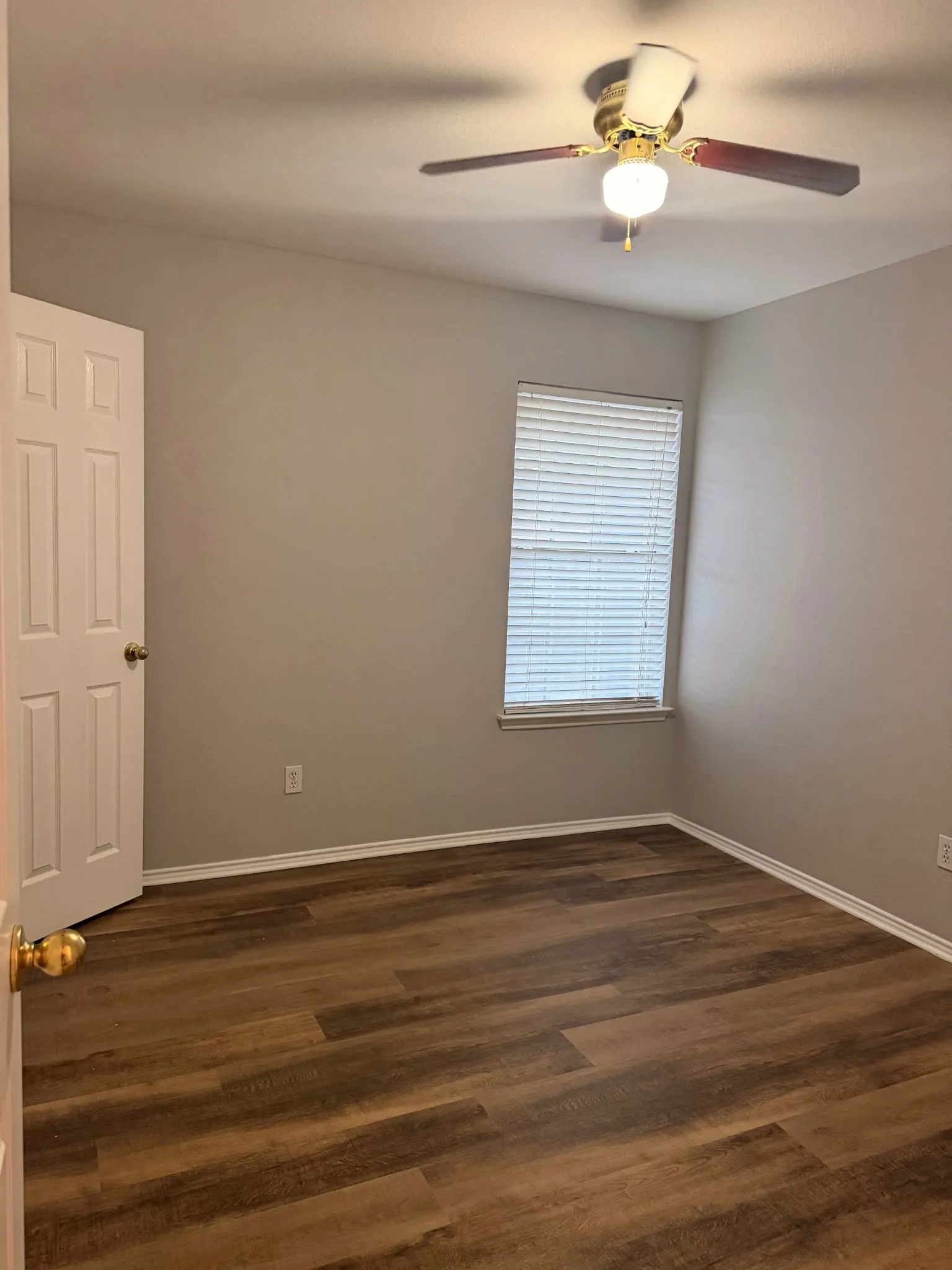 Single Family Residence For Rent in Dallas County , 1619 Wintercrest Road, Grand Prairie, Texas 75052, 3 Bedroom, 1 Bathroom, 2 Garage spaces, 1,685 Sqft, built in 2000, mls#21401270, Real Estate Agent in Grand Prairie, Homes For Rent in Dallas county, Homes For Rent in Grand Prairie, Realtor in Grand Prairie Texas, Real Estate Brokerage Independent Realty Texas, Luminita Cordes Realtor