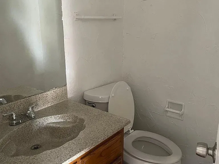 Quadruplex For Rent in Tarrant County , 3072 W Sycamore Circle 3072, Euless, Texas 76040, 2 Bedroom, 2 Bathroom, Garage spaces, 4,146 Sqft, built in 1984, mls#21402729, Real Estate Agent in Euless, Homes For Rent in Tarrant county, Homes For Rent in Euless, Realtor in Euless Texas, Real Estate Brokerage Independent Realty Texas, Luminita Cordes Realtor