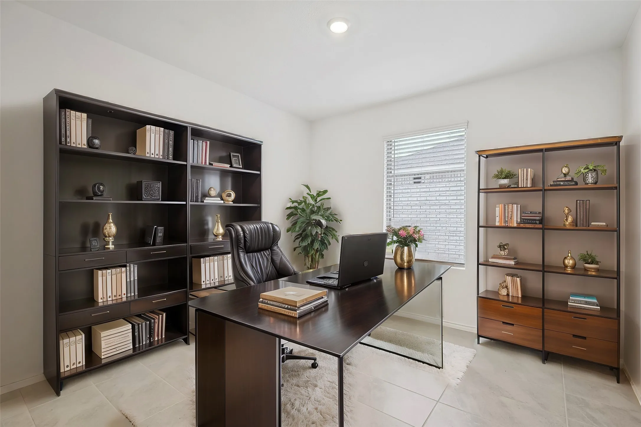 Single Family Residence For Rent in Denton County , 2812 Ozark Circle, Little Elm, Texas 75068, 4 Bedroom, 2 Bathroom, 2 Garage spaces, 1,858 Sqft, built in 2024, mls#21403050, Real Estate Agent in Little Elm, Homes For Rent in Denton county, Homes For Rent in Little Elm, Realtor in Little Elm Texas, Real Estate Brokerage Independent Realty Texas, Luminita Cordes Realtor