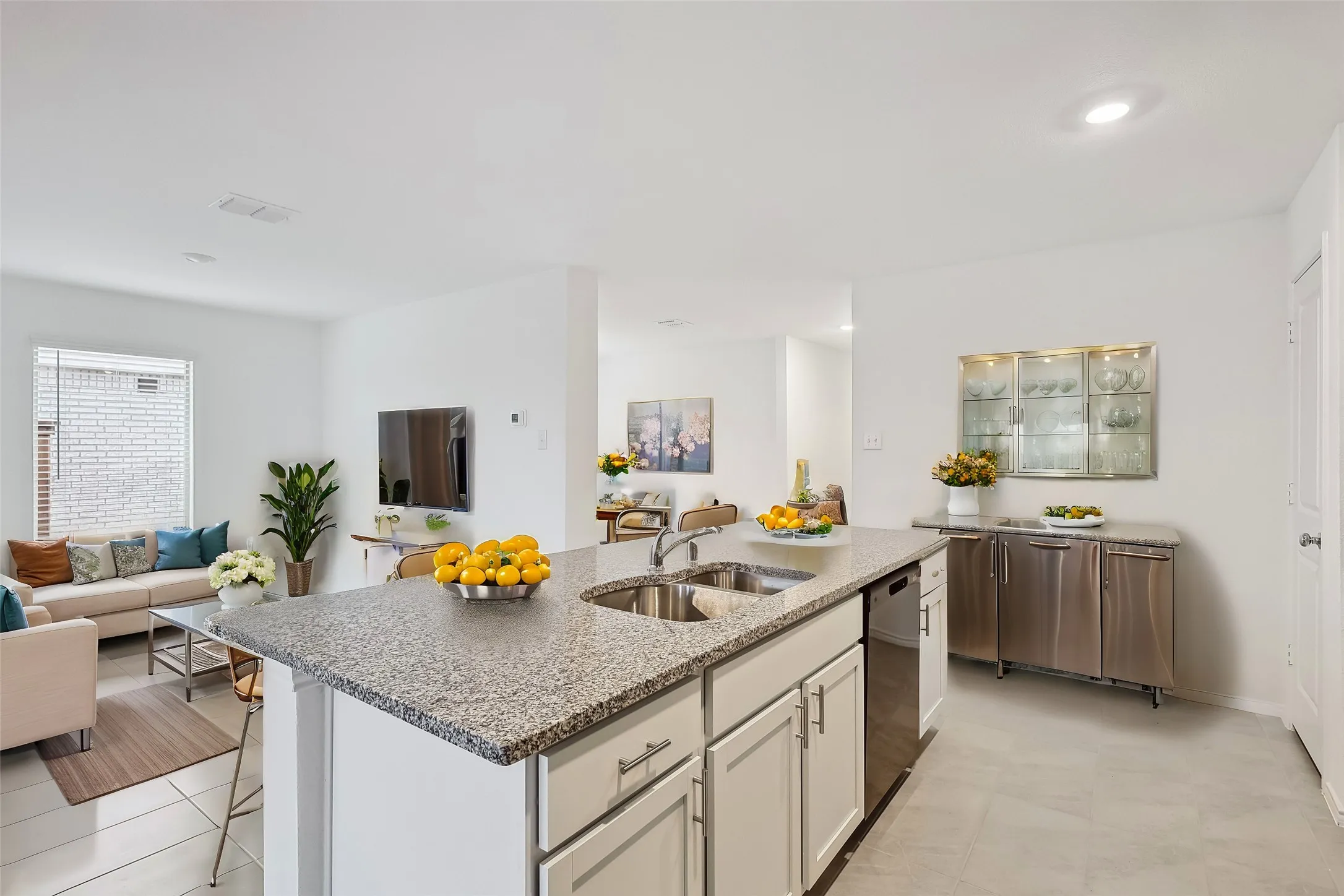 Single Family Residence For Rent in Denton County , 2812 Ozark Circle, Little Elm, Texas 75068, 4 Bedroom, 2 Bathroom, 2 Garage spaces, 1,858 Sqft, built in 2024, mls#21403050, Real Estate Agent in Little Elm, Homes For Rent in Denton county, Homes For Rent in Little Elm, Realtor in Little Elm Texas, Real Estate Brokerage Independent Realty Texas, Luminita Cordes Realtor