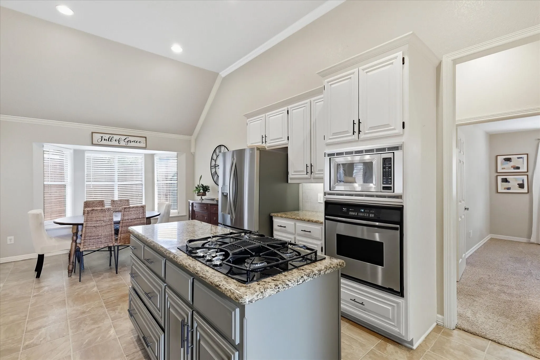 Single Family Residence For Sale in Tarrant County , 2705 Mimosa Court, Bedford, Texas 76021, 3 Bedroom, 2 Bathroom, 2 Garage spaces, 2,120 Sqft, built in 1994, mls#21401848, Real Estate Agent in Bedford, Homes For Sale in Tarrant county, Homes For Sale in Bedford, Realtor in Bedford Texas, Real Estate Brokerage Independent Realty Texas, Luminita Cordes Realtor