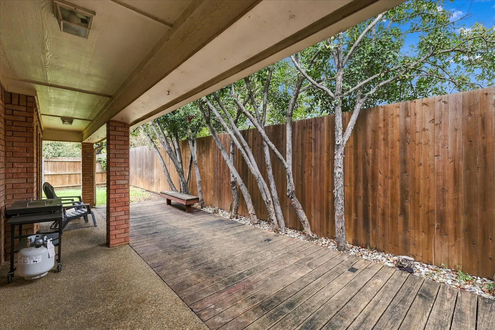 Single Family Residence For Sale in Tarrant County , 2705 Mimosa Court, Bedford, Texas 76021, 3 Bedroom, 2 Bathroom, 2 Garage spaces, 2,120 Sqft, built in 1994, mls#21401848, Real Estate Agent in Bedford, Homes For Sale in Tarrant county, Homes For Sale in Bedford, Realtor in Bedford Texas, Real Estate Brokerage Independent Realty Texas, Luminita Cordes Realtor