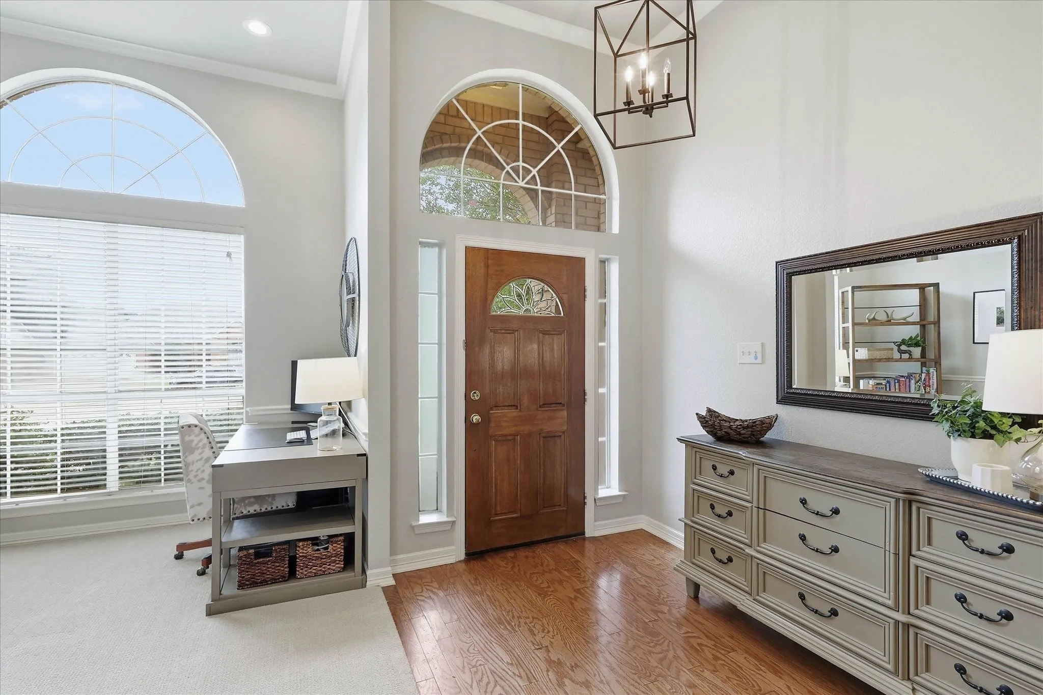 Single Family Residence For Sale in Tarrant County , 2705 Mimosa Court, Bedford, Texas 76021, 3 Bedroom, 2 Bathroom, 2 Garage spaces, 2,120 Sqft, built in 1994, mls#21401848, Real Estate Agent in Bedford, Homes For Sale in Tarrant county, Homes For Sale in Bedford, Realtor in Bedford Texas, Real Estate Brokerage Independent Realty Texas, Luminita Cordes Realtor