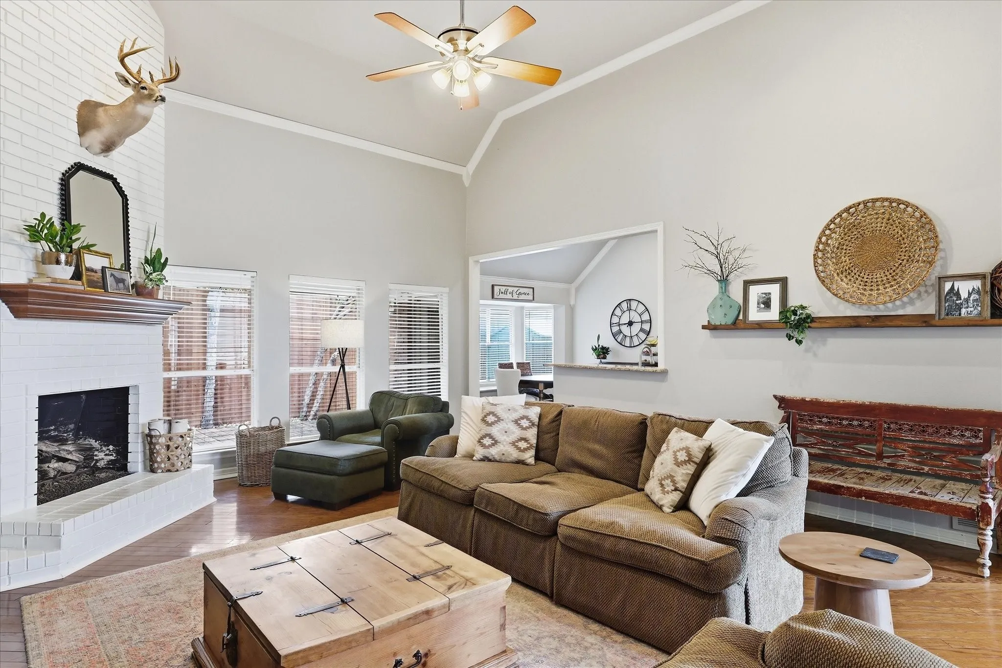 Single Family Residence For Sale in Tarrant County , 2705 Mimosa Court, Bedford, Texas 76021, 3 Bedroom, 2 Bathroom, 2 Garage spaces, 2,120 Sqft, built in 1994, mls#21401848, Real Estate Agent in Bedford, Homes For Sale in Tarrant county, Homes For Sale in Bedford, Realtor in Bedford Texas, Real Estate Brokerage Independent Realty Texas, Luminita Cordes Realtor