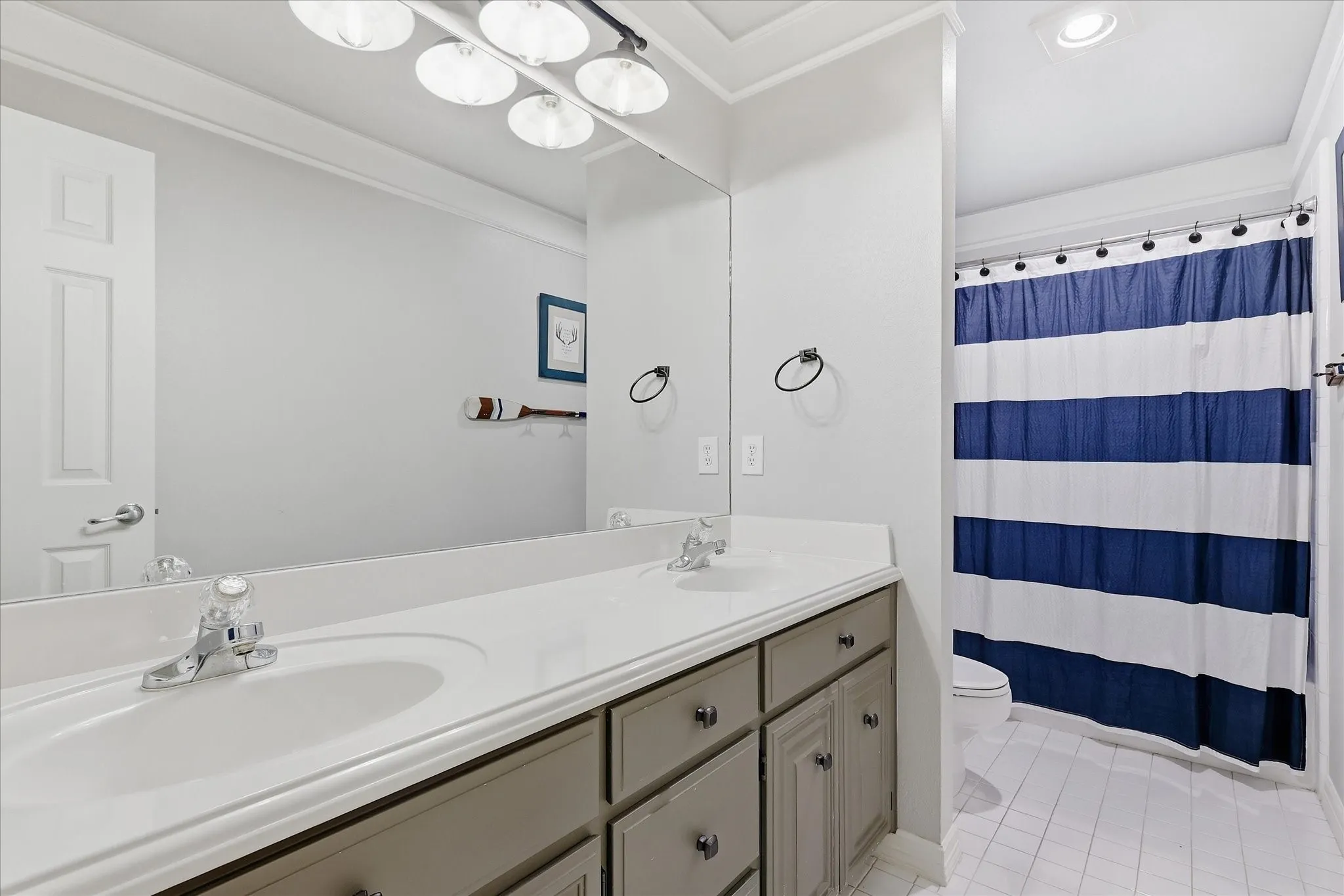 Single Family Residence For Sale in Tarrant County , 2705 Mimosa Court, Bedford, Texas 76021, 3 Bedroom, 2 Bathroom, 2 Garage spaces, 2,120 Sqft, built in 1994, mls#21401848, Real Estate Agent in Bedford, Homes For Sale in Tarrant county, Homes For Sale in Bedford, Realtor in Bedford Texas, Real Estate Brokerage Independent Realty Texas, Luminita Cordes Realtor