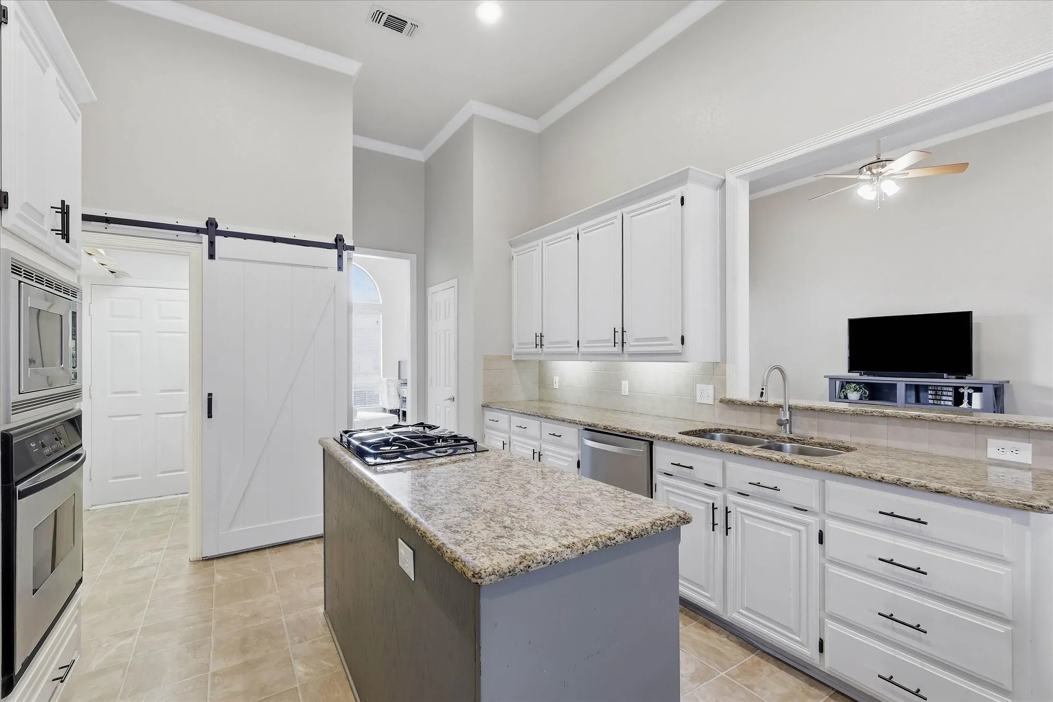 Single Family Residence For Sale in Tarrant County , 2705 Mimosa Court, Bedford, Texas 76021, 3 Bedroom, 2 Bathroom, 2 Garage spaces, 2,120 Sqft, built in 1994, mls#21401848, Real Estate Agent in Bedford, Homes For Sale in Tarrant county, Homes For Sale in Bedford, Realtor in Bedford Texas, Real Estate Brokerage Independent Realty Texas, Luminita Cordes Realtor