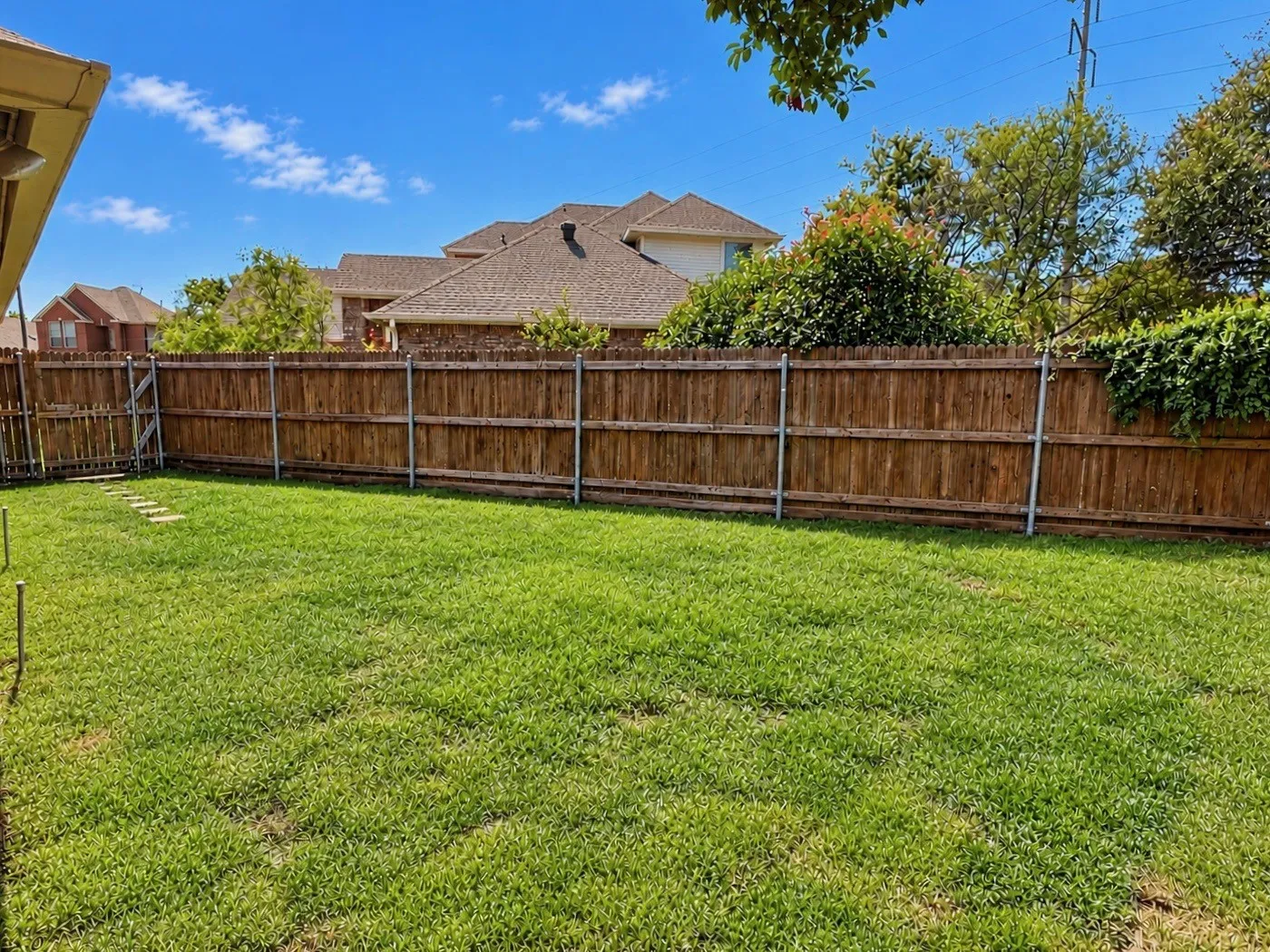 Single Family Residence For Sale in Tarrant County , 2705 Mimosa Court, Bedford, Texas 76021, 3 Bedroom, 2 Bathroom, 2 Garage spaces, 2,120 Sqft, built in 1994, mls#21401848, Real Estate Agent in Bedford, Homes For Sale in Tarrant county, Homes For Sale in Bedford, Realtor in Bedford Texas, Real Estate Brokerage Independent Realty Texas, Luminita Cordes Realtor