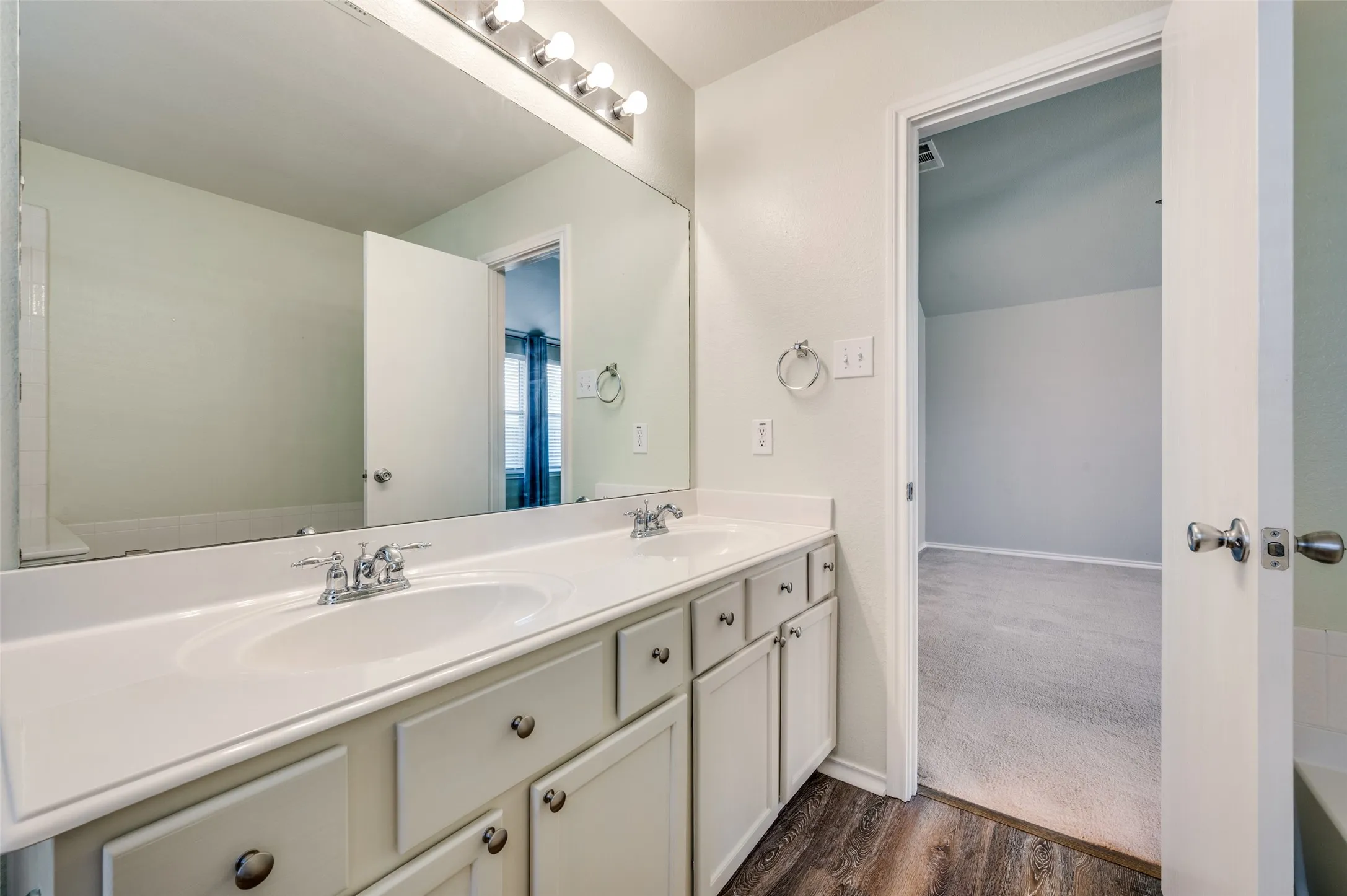 Dual Sinks