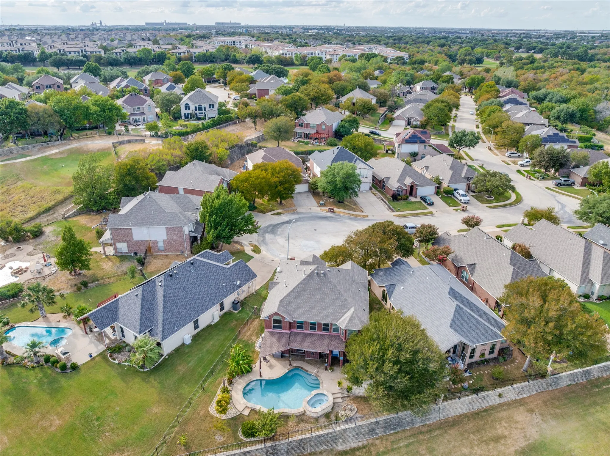 Single Family Residence For Sale in Tarrant County , 4237 Shores Court, Fort Worth, Texas 76137, 4 Bedroom, 3 Bathroom, 2 Garage spaces, 2,808 Sqft, built in 2001, mls#21398726, Real Estate Agent in Fort Worth, Homes For Sale in Tarrant county, Homes For Sale in Fort Worth, Realtor in Fort Worth Texas, Real Estate Brokerage Independent Realty Texas, Luminita Cordes Realtor