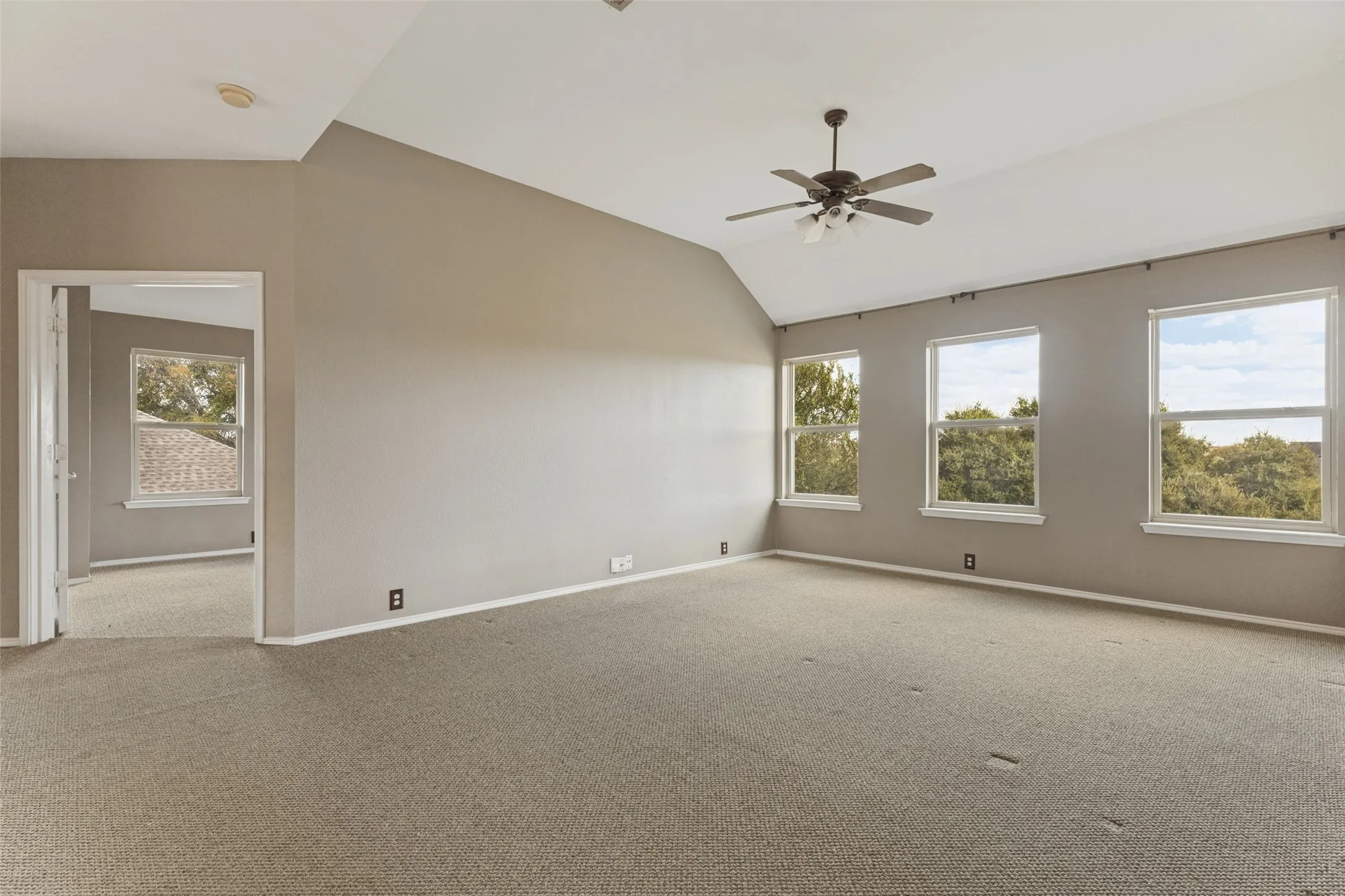 Single Family Residence For Sale in Tarrant County , 4237 Shores Court, Fort Worth, Texas 76137, 4 Bedroom, 3 Bathroom, 2 Garage spaces, 2,808 Sqft, built in 2001, mls#21398726, Real Estate Agent in Fort Worth, Homes For Sale in Tarrant county, Homes For Sale in Fort Worth, Realtor in Fort Worth Texas, Real Estate Brokerage Independent Realty Texas, Luminita Cordes Realtor
