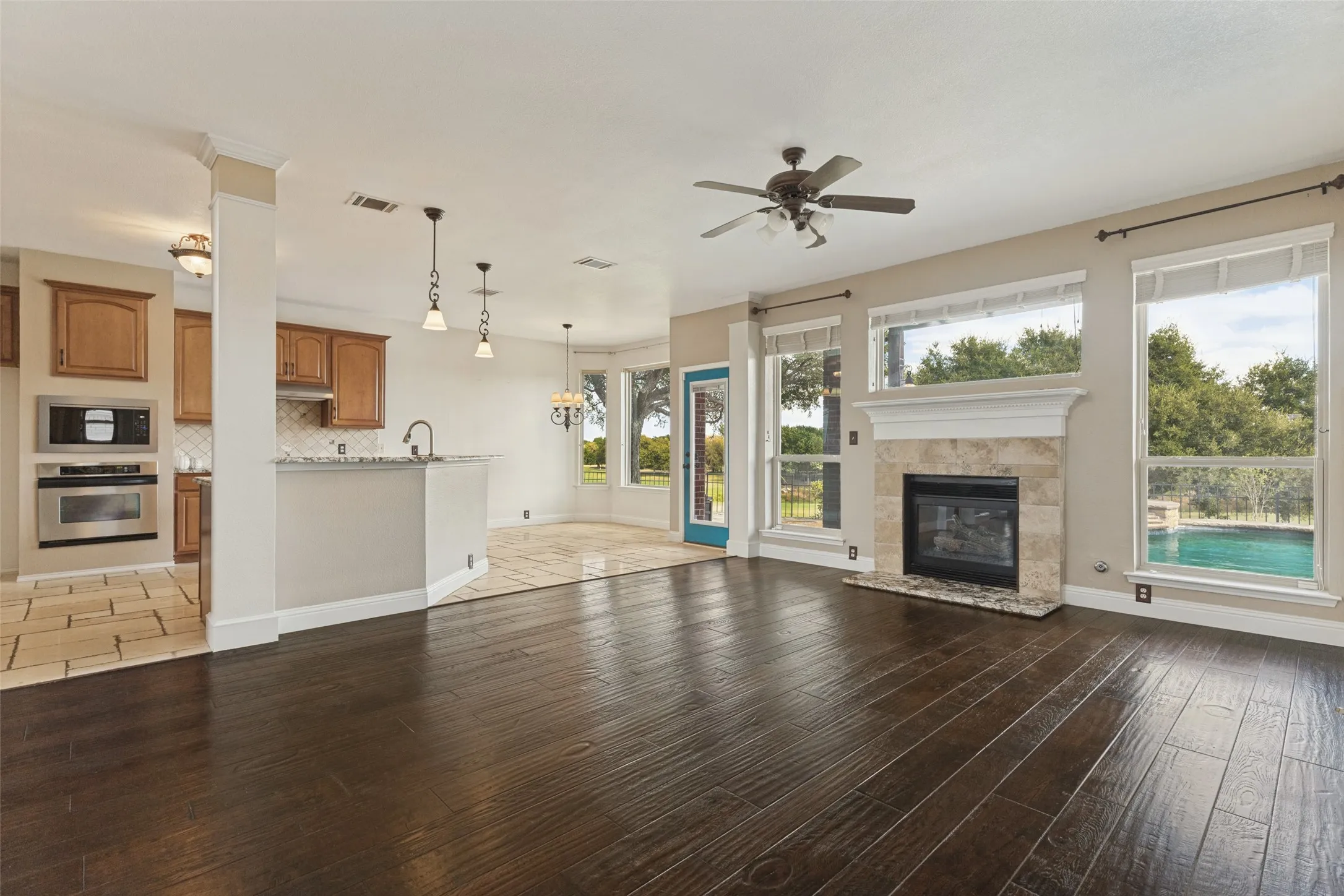 Single Family Residence For Sale in Tarrant County , 4237 Shores Court, Fort Worth, Texas 76137, 4 Bedroom, 3 Bathroom, 2 Garage spaces, 2,808 Sqft, built in 2001, mls#21398726, Real Estate Agent in Fort Worth, Homes For Sale in Tarrant county, Homes For Sale in Fort Worth, Realtor in Fort Worth Texas, Real Estate Brokerage Independent Realty Texas, Luminita Cordes Realtor
