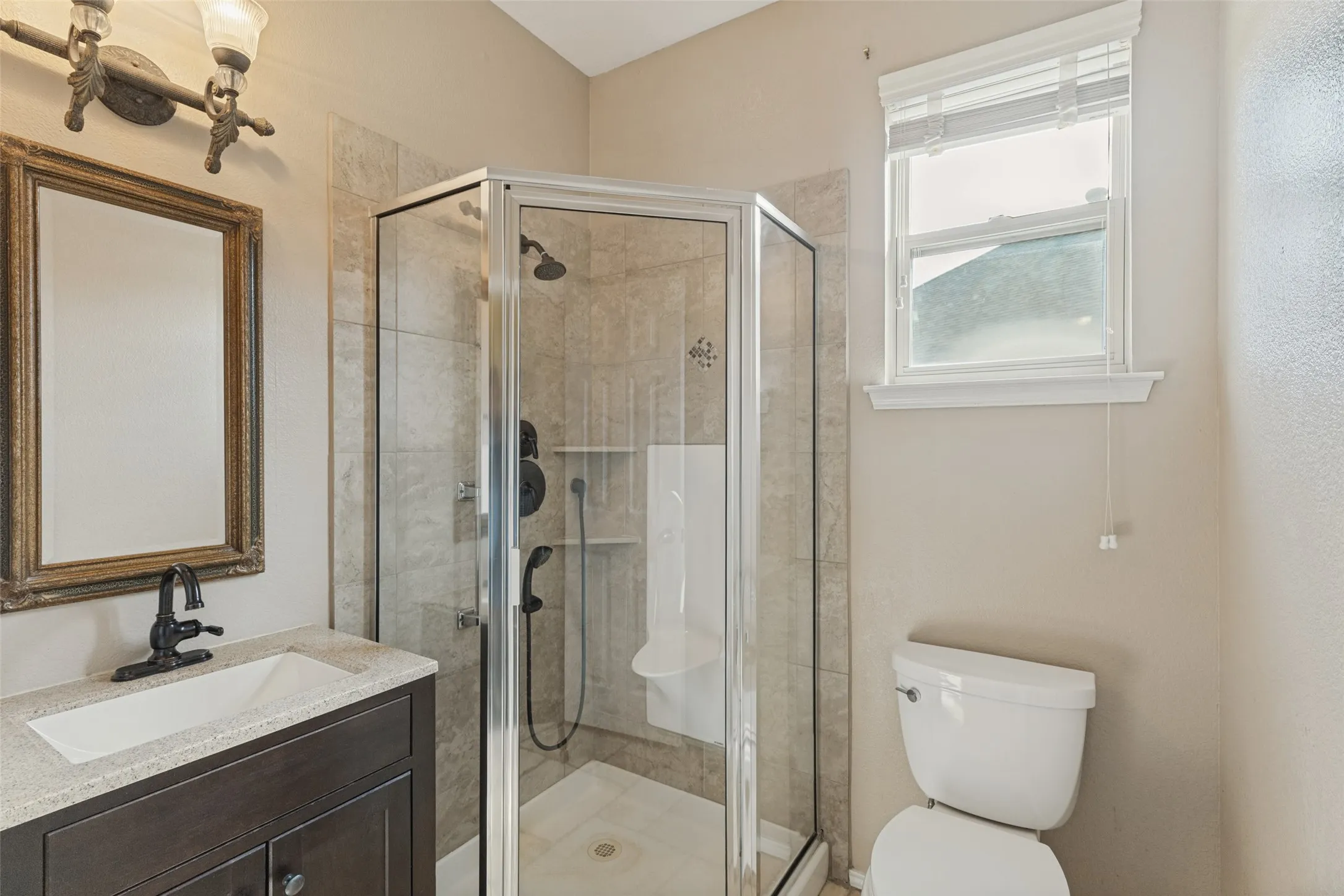Single Family Residence For Sale in Tarrant County , 4237 Shores Court, Fort Worth, Texas 76137, 4 Bedroom, 3 Bathroom, 2 Garage spaces, 2,808 Sqft, built in 2001, mls#21398726, Real Estate Agent in Fort Worth, Homes For Sale in Tarrant county, Homes For Sale in Fort Worth, Realtor in Fort Worth Texas, Real Estate Brokerage Independent Realty Texas, Luminita Cordes Realtor