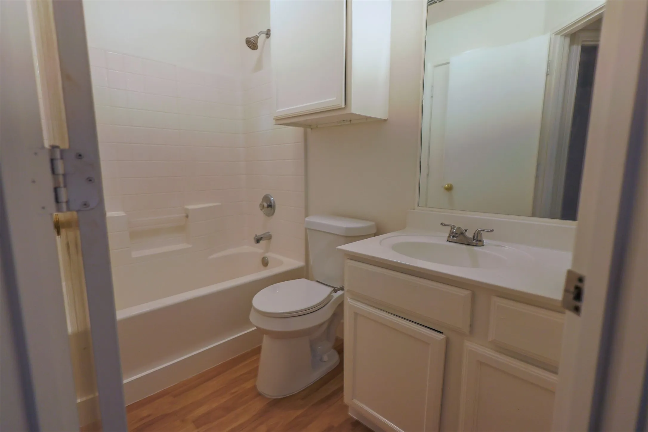Townhouse For Rent in Tarrant County , 1208 Village Garden Drive, Azle, Texas 76020, 4 Bedroom, 2 Bathroom, 1 Garage spaces, 1,246 Sqft, built in 2006, mls#21403180, Real Estate Agent in Azle, Homes For Rent in Tarrant county, Homes For Rent in Azle, Realtor in Azle Texas, Real Estate Brokerage Independent Realty Texas, Luminita Cordes Realtor