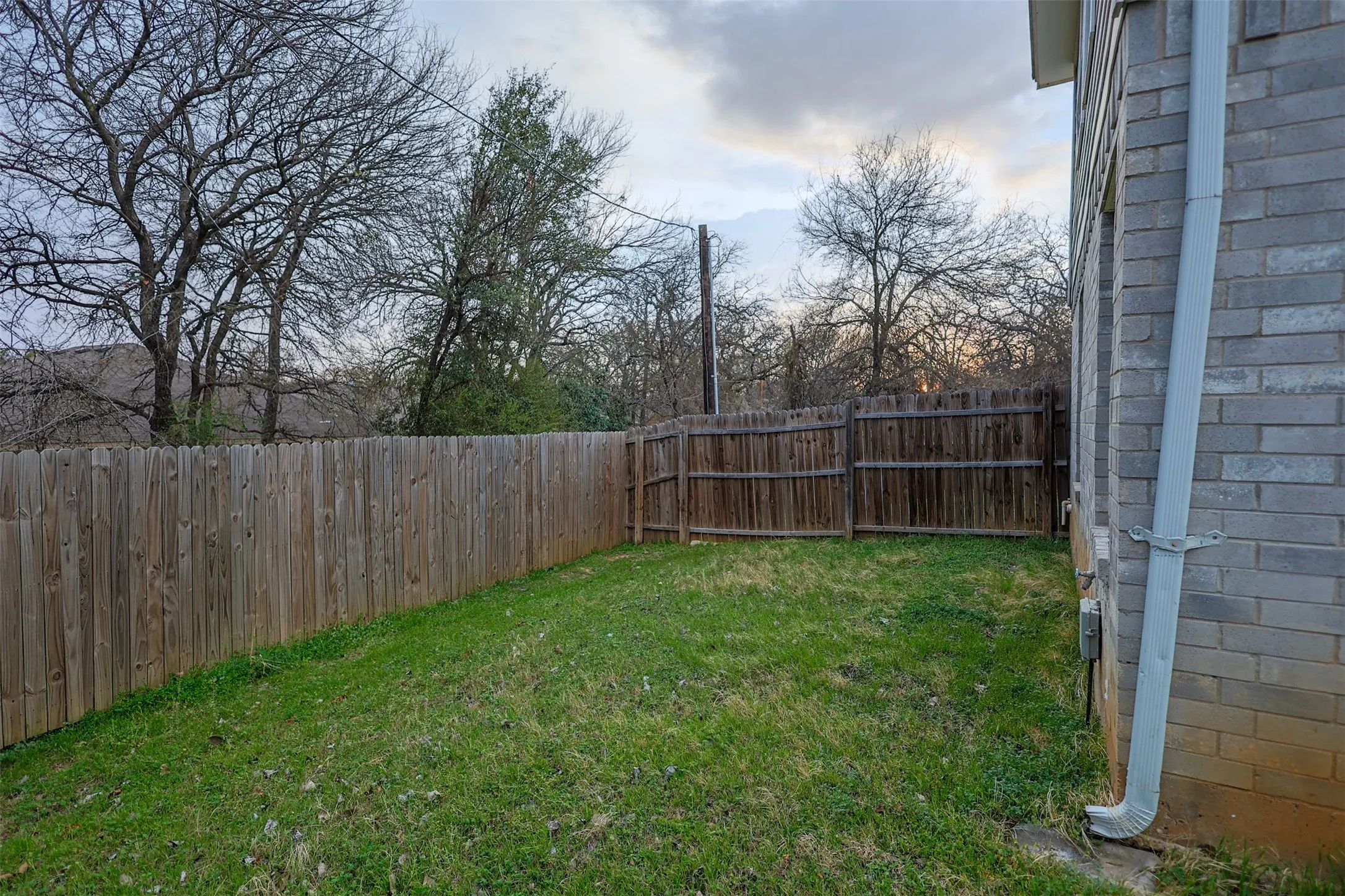 Townhouse For Rent in Tarrant County , 1208 Village Garden Drive, Azle, Texas 76020, 4 Bedroom, 2 Bathroom, 1 Garage spaces, 1,246 Sqft, built in 2006, mls#21403180, Real Estate Agent in Azle, Homes For Rent in Tarrant county, Homes For Rent in Azle, Realtor in Azle Texas, Real Estate Brokerage Independent Realty Texas, Luminita Cordes Realtor
