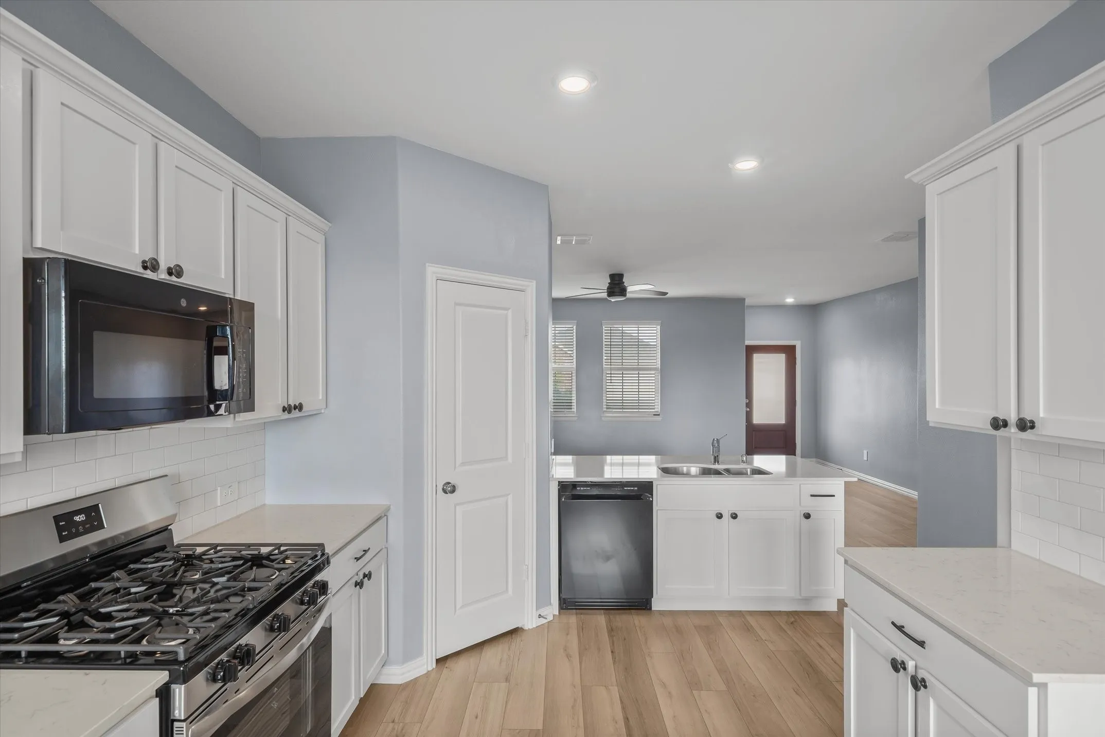 Single Family Residence For Sale in Kaufman County , 5404 Montrose Drive, Forney, Texas 75126, 3 Bedroom, 2 Bathroom, 2 Garage spaces, 1,430 Sqft, built in 2022, mls#21403106, Real Estate Agent in Forney, Homes For Sale in Kaufman county, Homes For Sale in Forney, Realtor in Forney Texas, Real Estate Brokerage Independent Realty Texas, Luminita Cordes Realtor