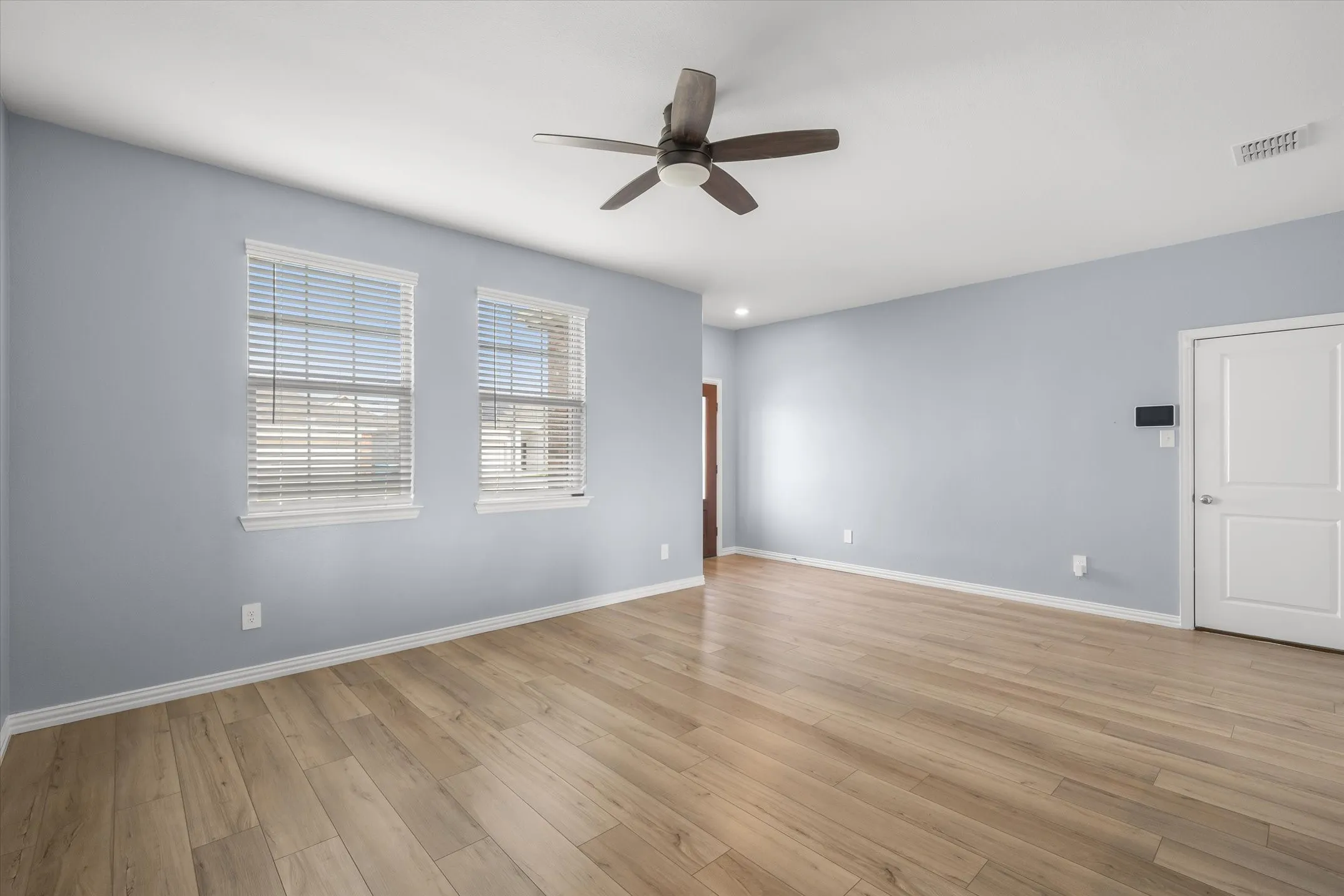 Single Family Residence For Sale in Kaufman County , 5404 Montrose Drive, Forney, Texas 75126, 3 Bedroom, 2 Bathroom, 2 Garage spaces, 1,430 Sqft, built in 2022, mls#21403106, Real Estate Agent in Forney, Homes For Sale in Kaufman county, Homes For Sale in Forney, Realtor in Forney Texas, Real Estate Brokerage Independent Realty Texas, Luminita Cordes Realtor