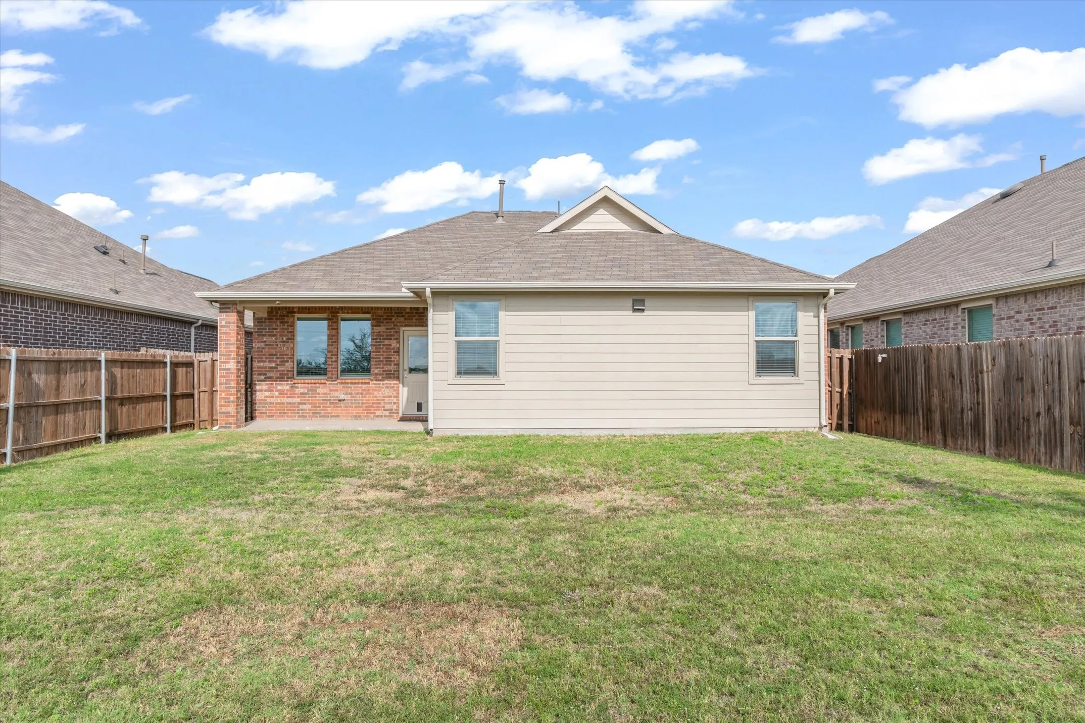Single Family Residence For Sale in Kaufman County , 5404 Montrose Drive, Forney, Texas 75126, 3 Bedroom, 2 Bathroom, 2 Garage spaces, 1,430 Sqft, built in 2022, mls#21403106, Real Estate Agent in Forney, Homes For Sale in Kaufman county, Homes For Sale in Forney, Realtor in Forney Texas, Real Estate Brokerage Independent Realty Texas, Luminita Cordes Realtor