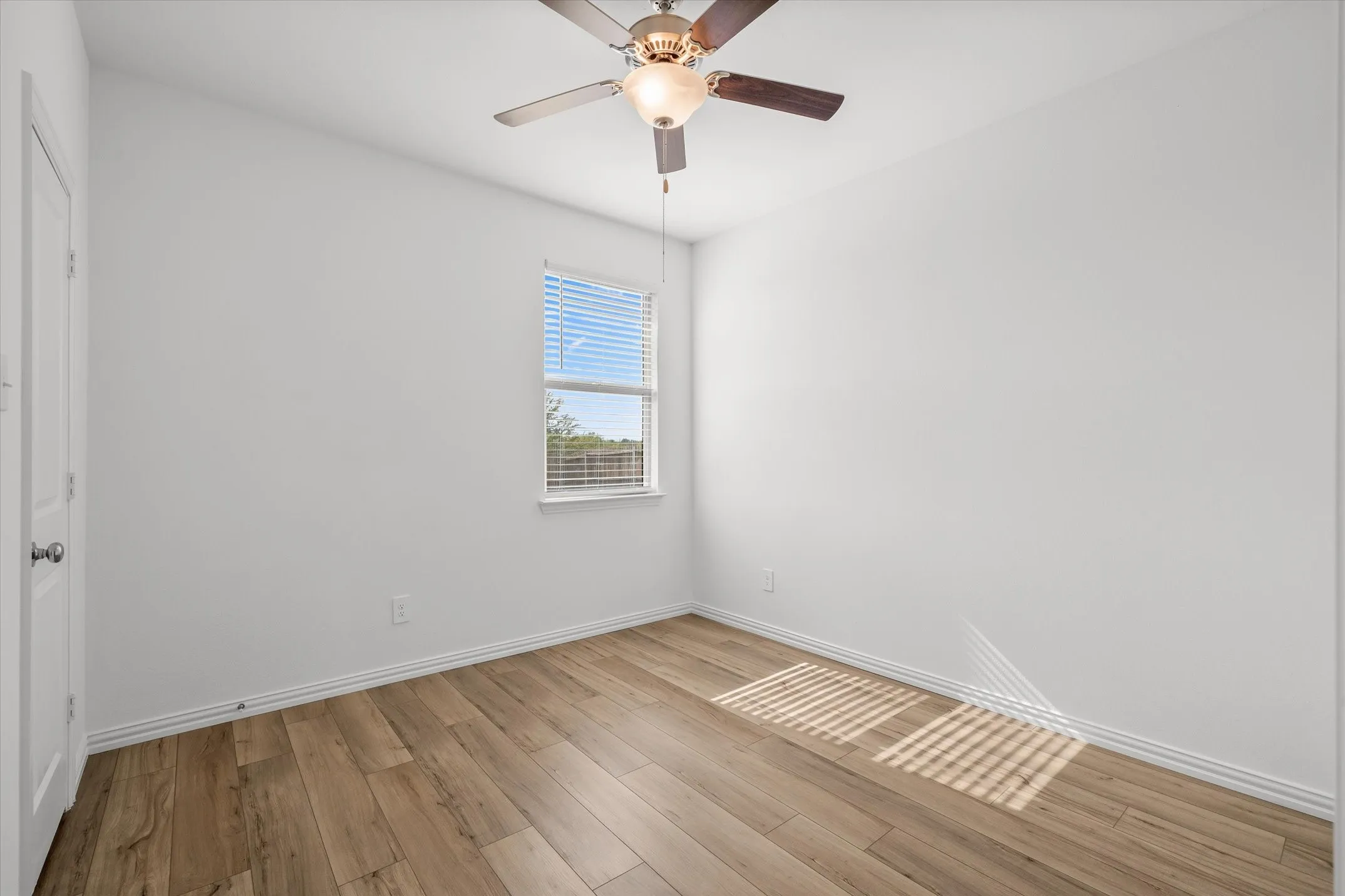 Single Family Residence For Sale in Kaufman County , 5404 Montrose Drive, Forney, Texas 75126, 3 Bedroom, 2 Bathroom, 2 Garage spaces, 1,430 Sqft, built in 2022, mls#21403106, Real Estate Agent in Forney, Homes For Sale in Kaufman county, Homes For Sale in Forney, Realtor in Forney Texas, Real Estate Brokerage Independent Realty Texas, Luminita Cordes Realtor