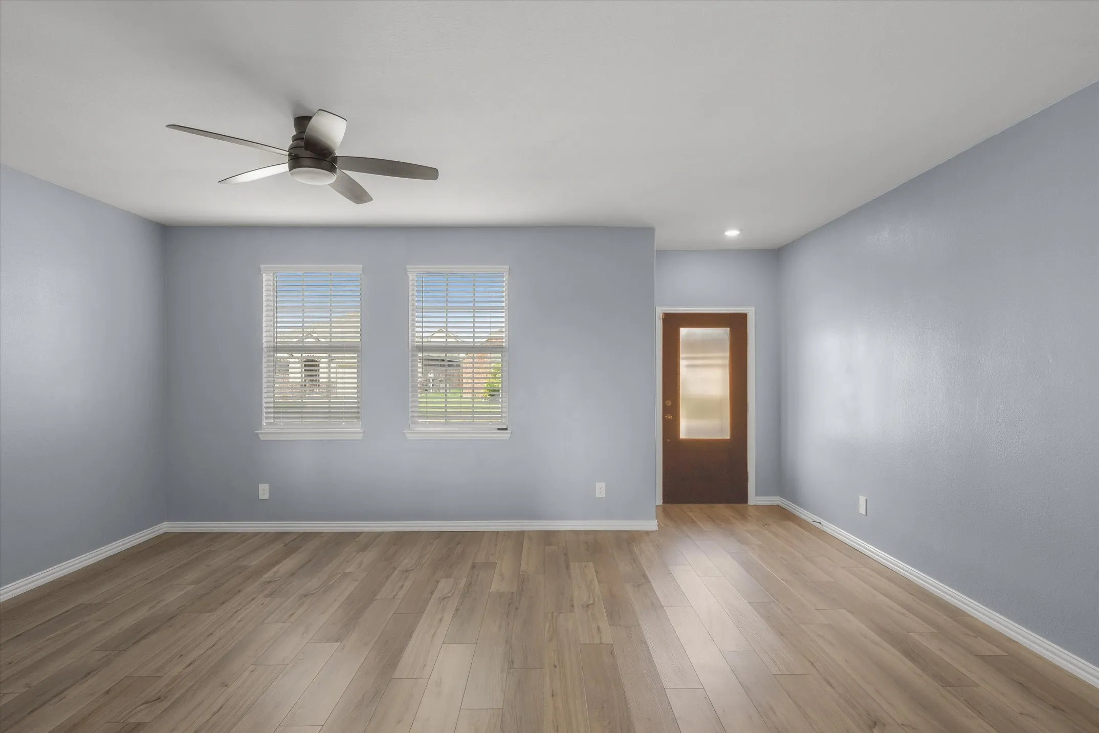 Single Family Residence For Sale in Kaufman County , 5404 Montrose Drive, Forney, Texas 75126, 3 Bedroom, 2 Bathroom, 2 Garage spaces, 1,430 Sqft, built in 2022, mls#21403106, Real Estate Agent in Forney, Homes For Sale in Kaufman county, Homes For Sale in Forney, Realtor in Forney Texas, Real Estate Brokerage Independent Realty Texas, Luminita Cordes Realtor