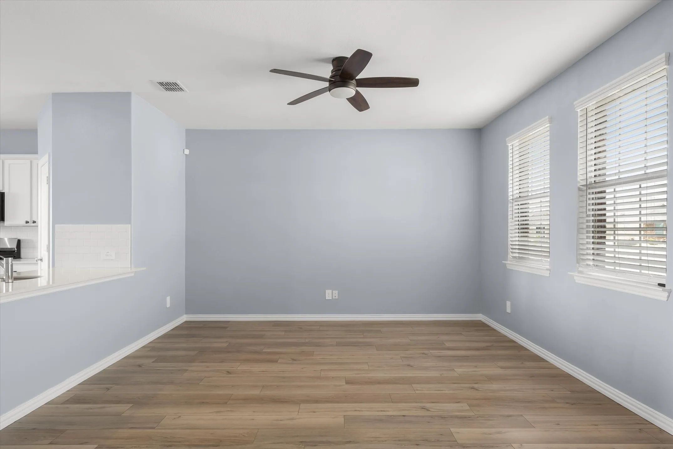Single Family Residence For Sale in Kaufman County , 5404 Montrose Drive, Forney, Texas 75126, 3 Bedroom, 2 Bathroom, 2 Garage spaces, 1,430 Sqft, built in 2022, mls#21403106, Real Estate Agent in Forney, Homes For Sale in Kaufman county, Homes For Sale in Forney, Realtor in Forney Texas, Real Estate Brokerage Independent Realty Texas, Luminita Cordes Realtor