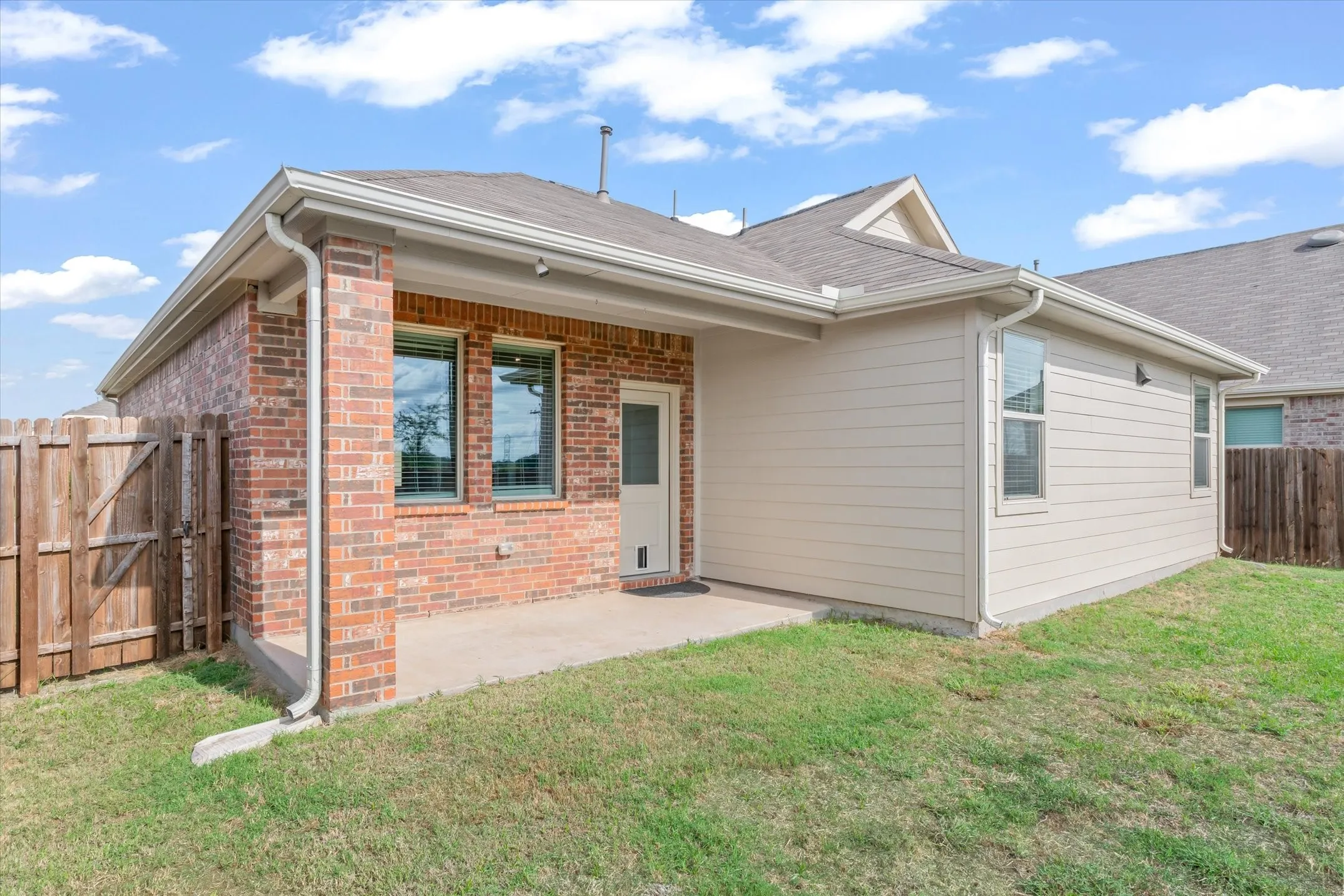 Single Family Residence For Sale in Kaufman County , 5404 Montrose Drive, Forney, Texas 75126, 3 Bedroom, 2 Bathroom, 2 Garage spaces, 1,430 Sqft, built in 2022, mls#21403106, Real Estate Agent in Forney, Homes For Sale in Kaufman county, Homes For Sale in Forney, Realtor in Forney Texas, Real Estate Brokerage Independent Realty Texas, Luminita Cordes Realtor
