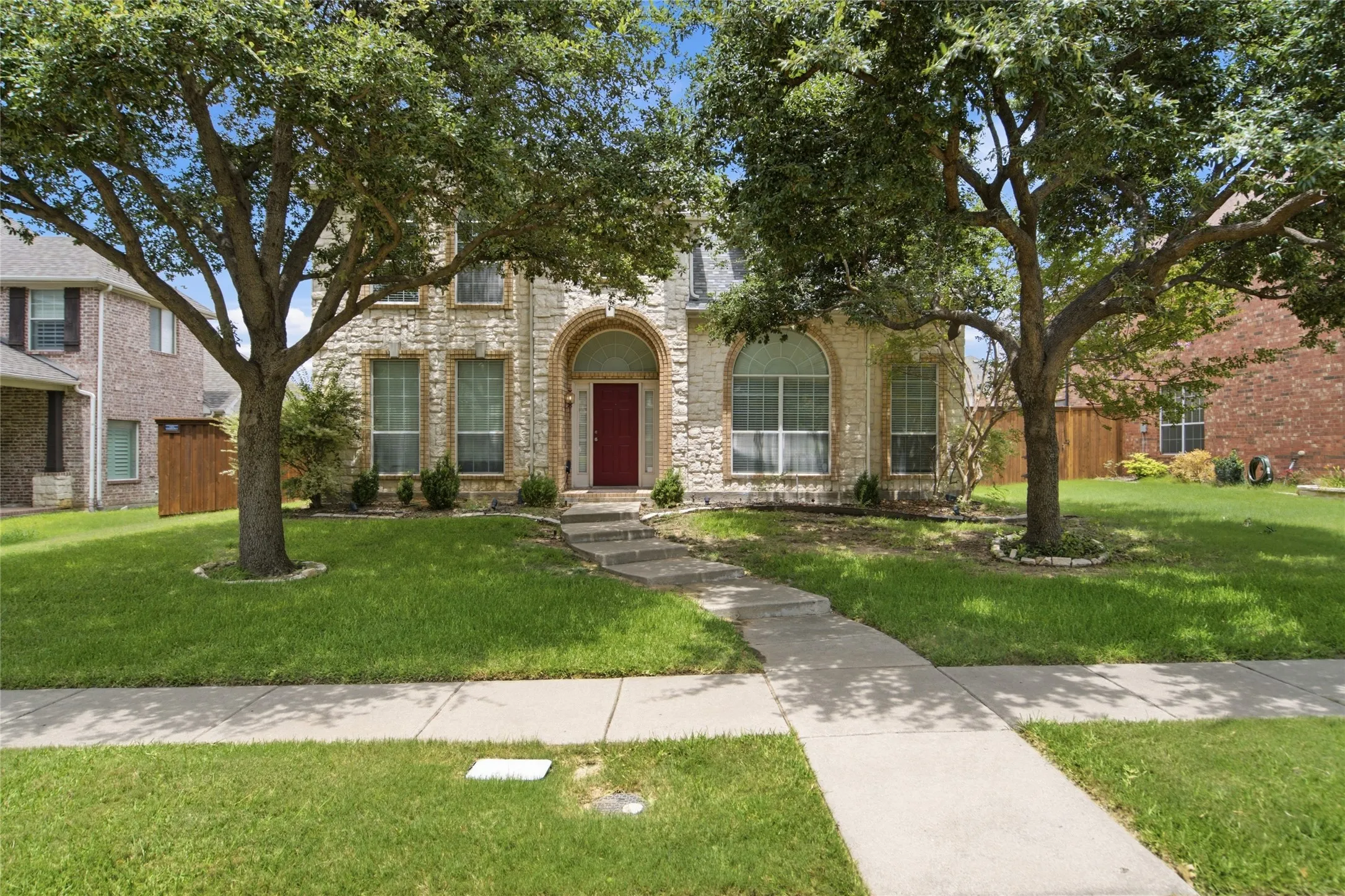 Single Family Residence For Sale in Denton County , 11117 Silver Horn Drive, Frisco, Texas 75033, 5 Bedroom, 4 Bathroom, 2 Garage spaces, 3,781 Sqft, built in 2005, mls#21403183, Real Estate Agent in Frisco, Homes For Sale in Denton county, Homes For Sale in Frisco, Realtor in Frisco Texas, Real Estate Brokerage Independent Realty Texas, Luminita Cordes Realtor