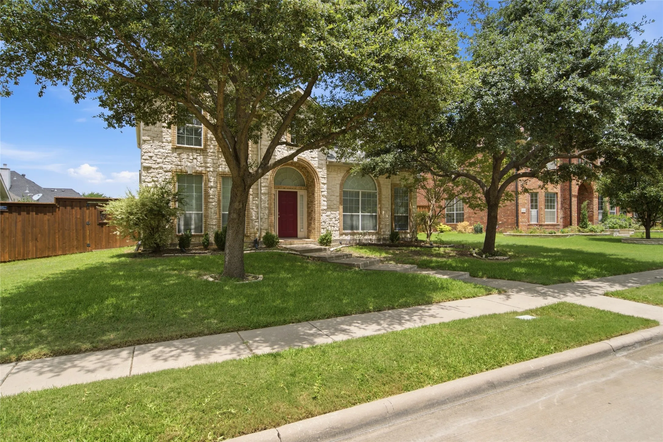 Single Family Residence For Sale in Denton County , 11117 Silver Horn Drive, Frisco, Texas 75033, 5 Bedroom, 4 Bathroom, 2 Garage spaces, 3,781 Sqft, built in 2005, mls#21403183, Real Estate Agent in Frisco, Homes For Sale in Denton county, Homes For Sale in Frisco, Realtor in Frisco Texas, Real Estate Brokerage Independent Realty Texas, Luminita Cordes Realtor