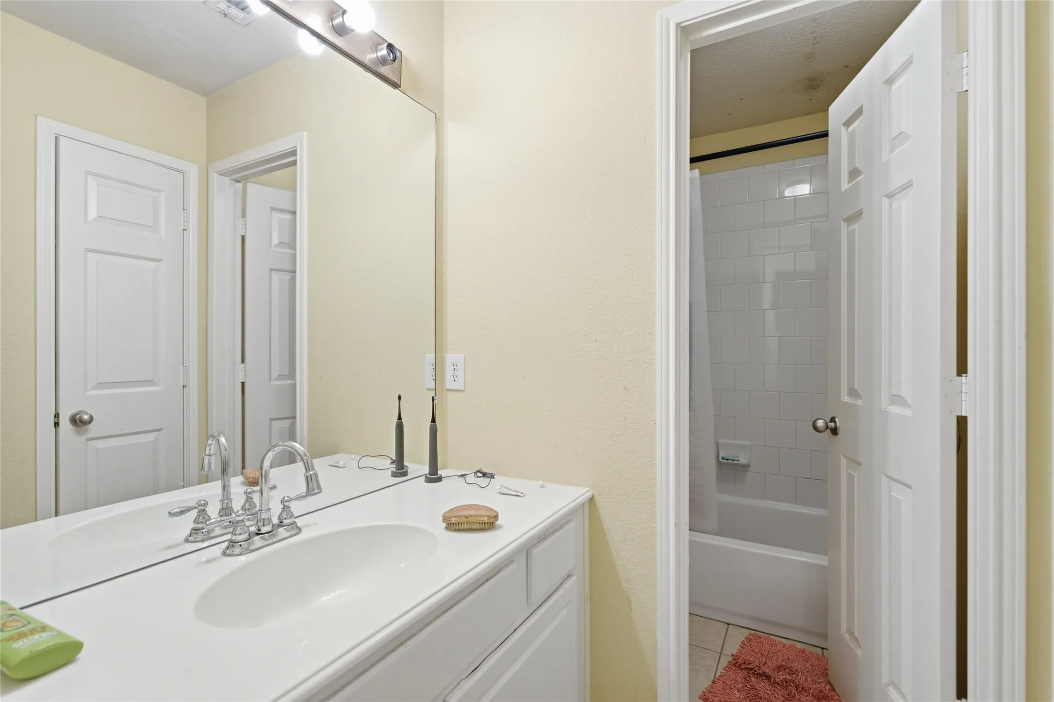 Single Family Residence For Sale in Denton County , 11117 Silver Horn Drive, Frisco, Texas 75033, 5 Bedroom, 4 Bathroom, 2 Garage spaces, 3,781 Sqft, built in 2005, mls#21403183, Real Estate Agent in Frisco, Homes For Sale in Denton county, Homes For Sale in Frisco, Realtor in Frisco Texas, Real Estate Brokerage Independent Realty Texas, Luminita Cordes Realtor